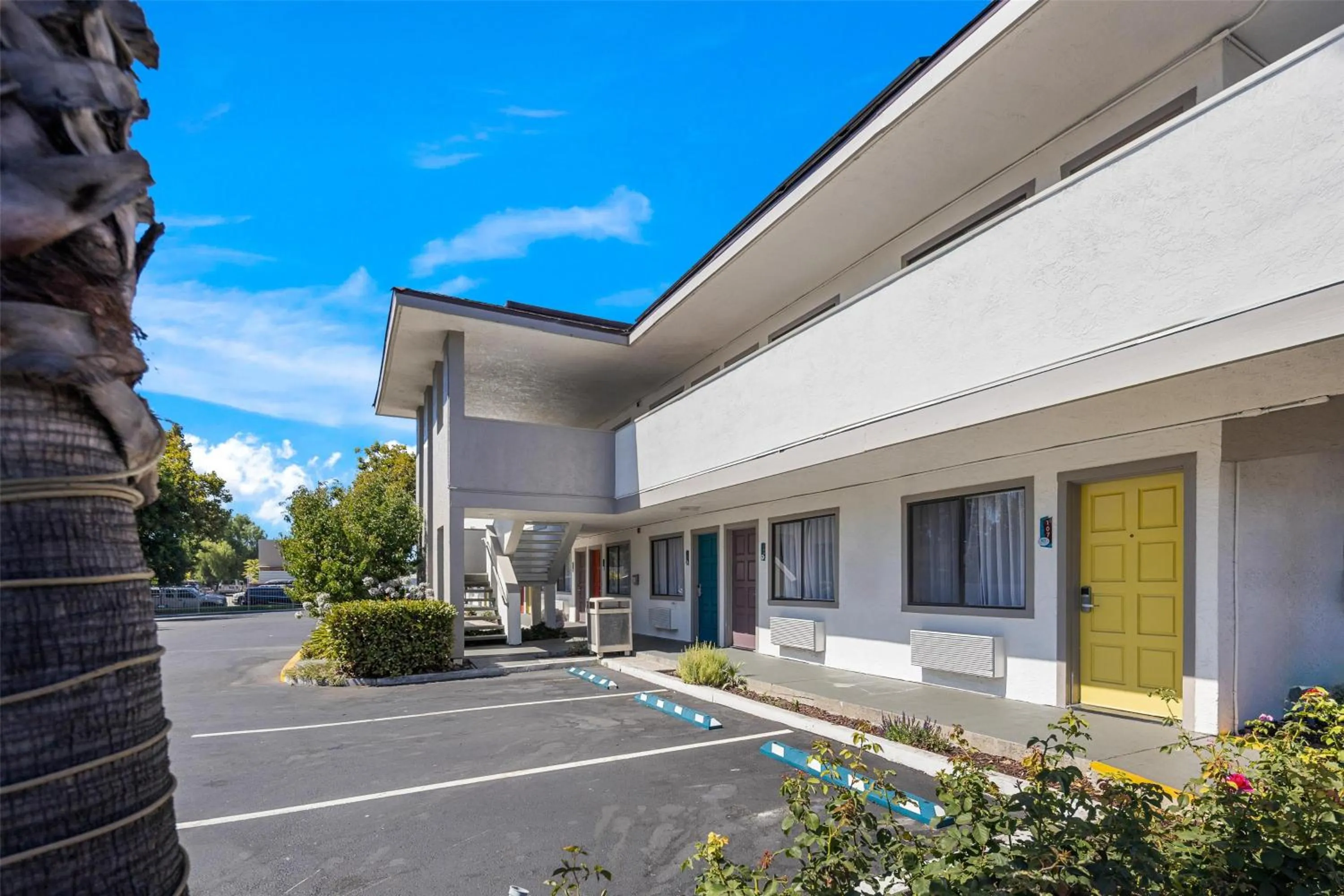 Property building in Signature Inn San Jose