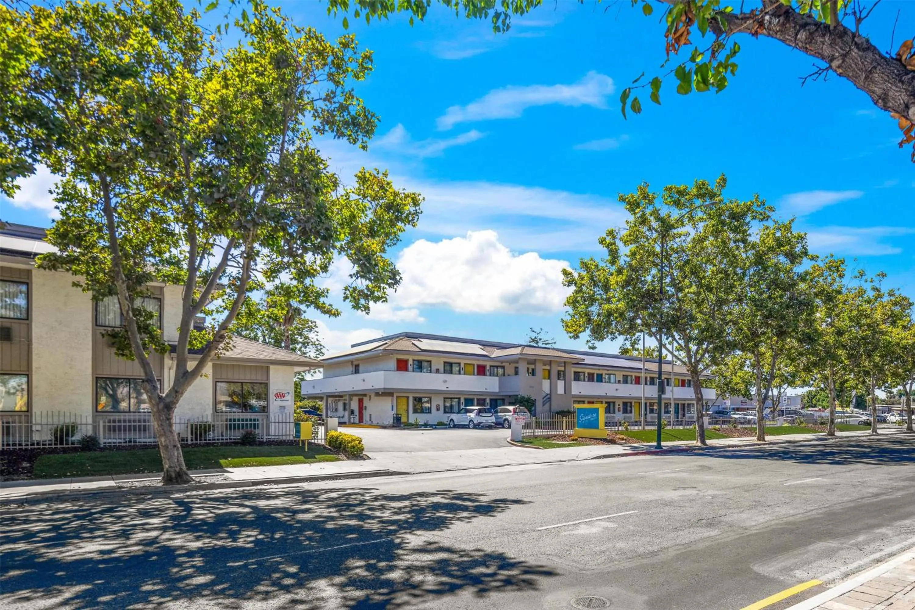 Property building in Signature Inn San Jose