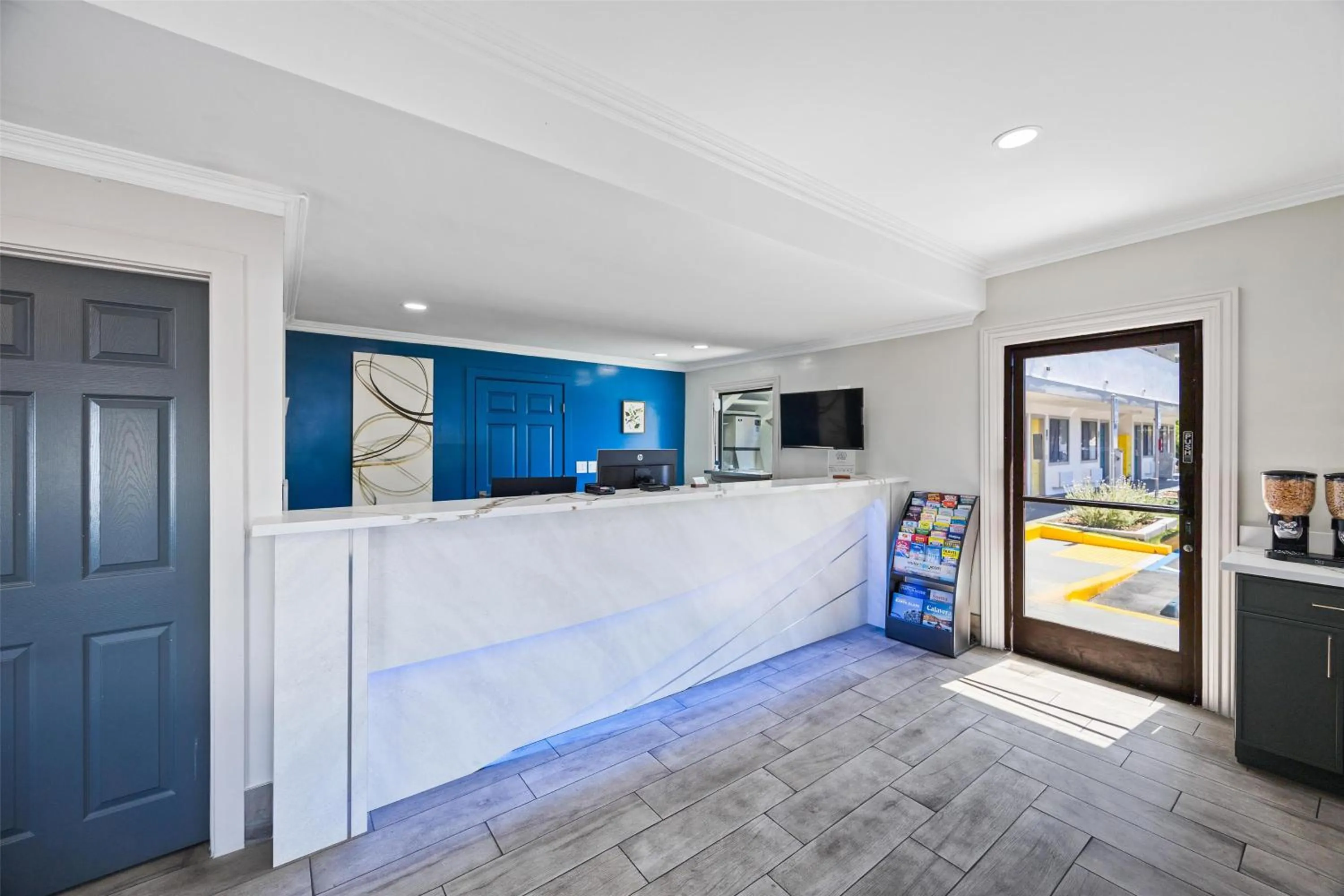 Lobby or reception, Bed in Signature Inn San Jose