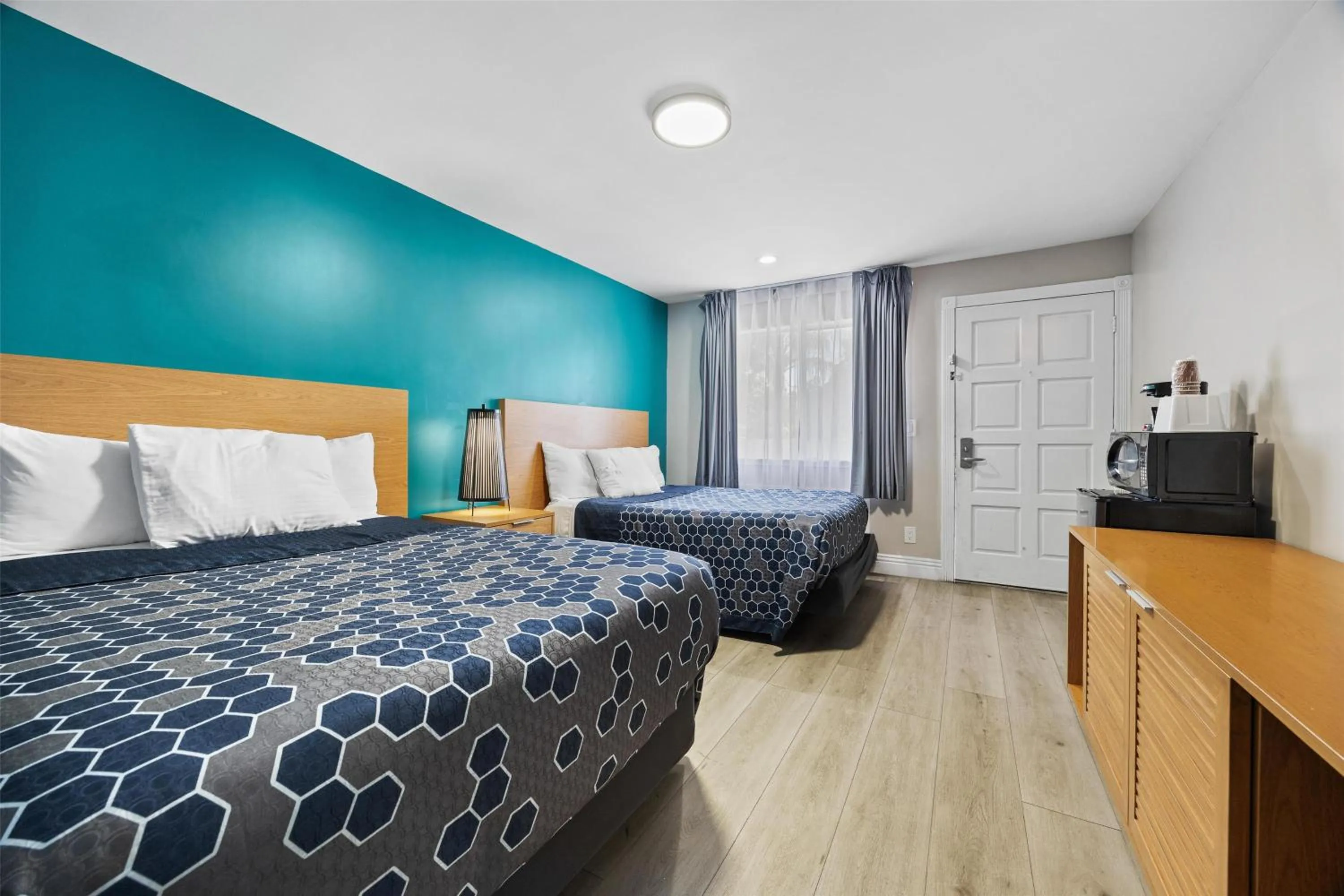 Bedroom, Bed in Signature Inn San Jose