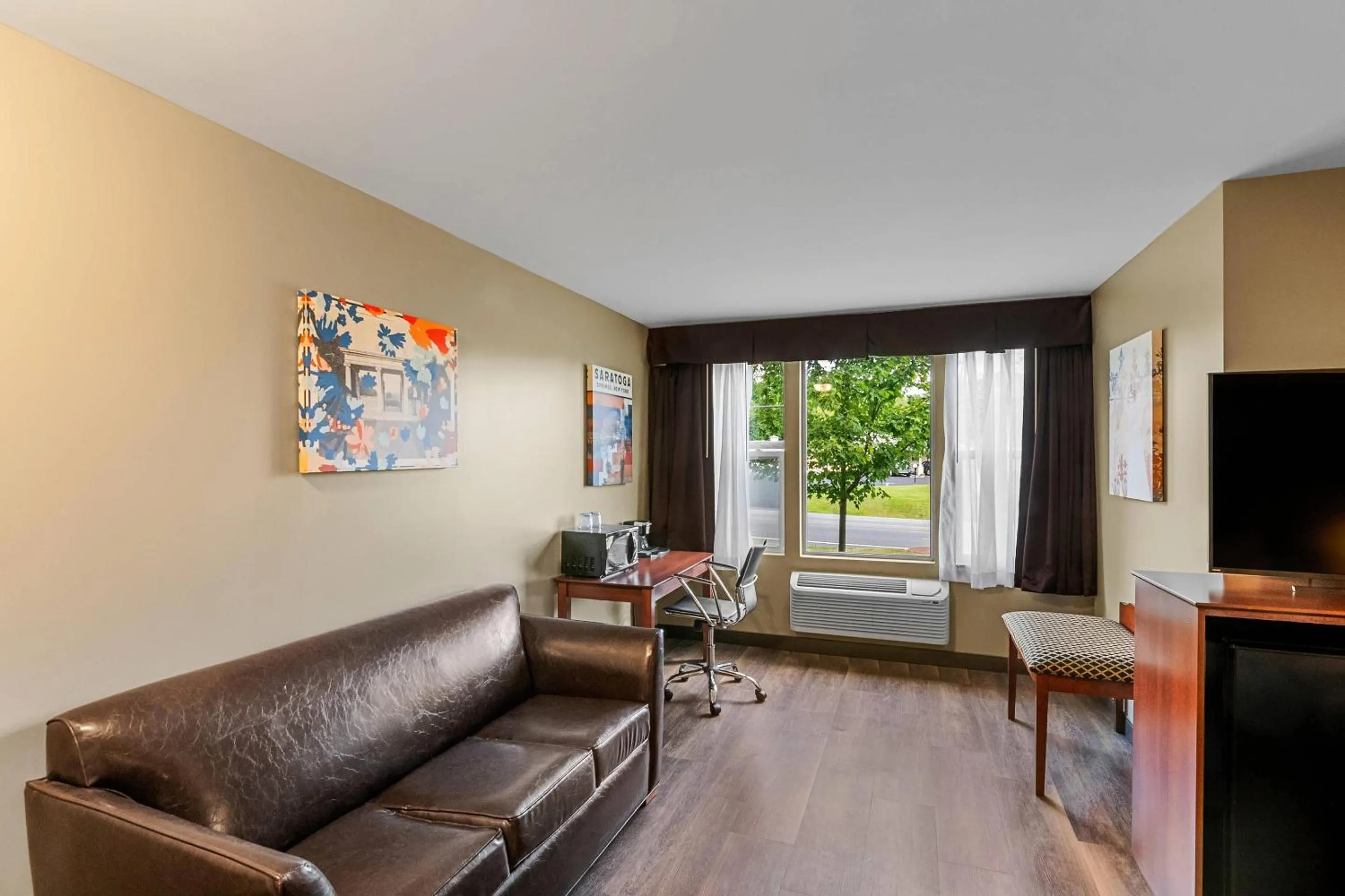 Bedroom in The Hotel Saratoga, an Ascend Collection Hotel