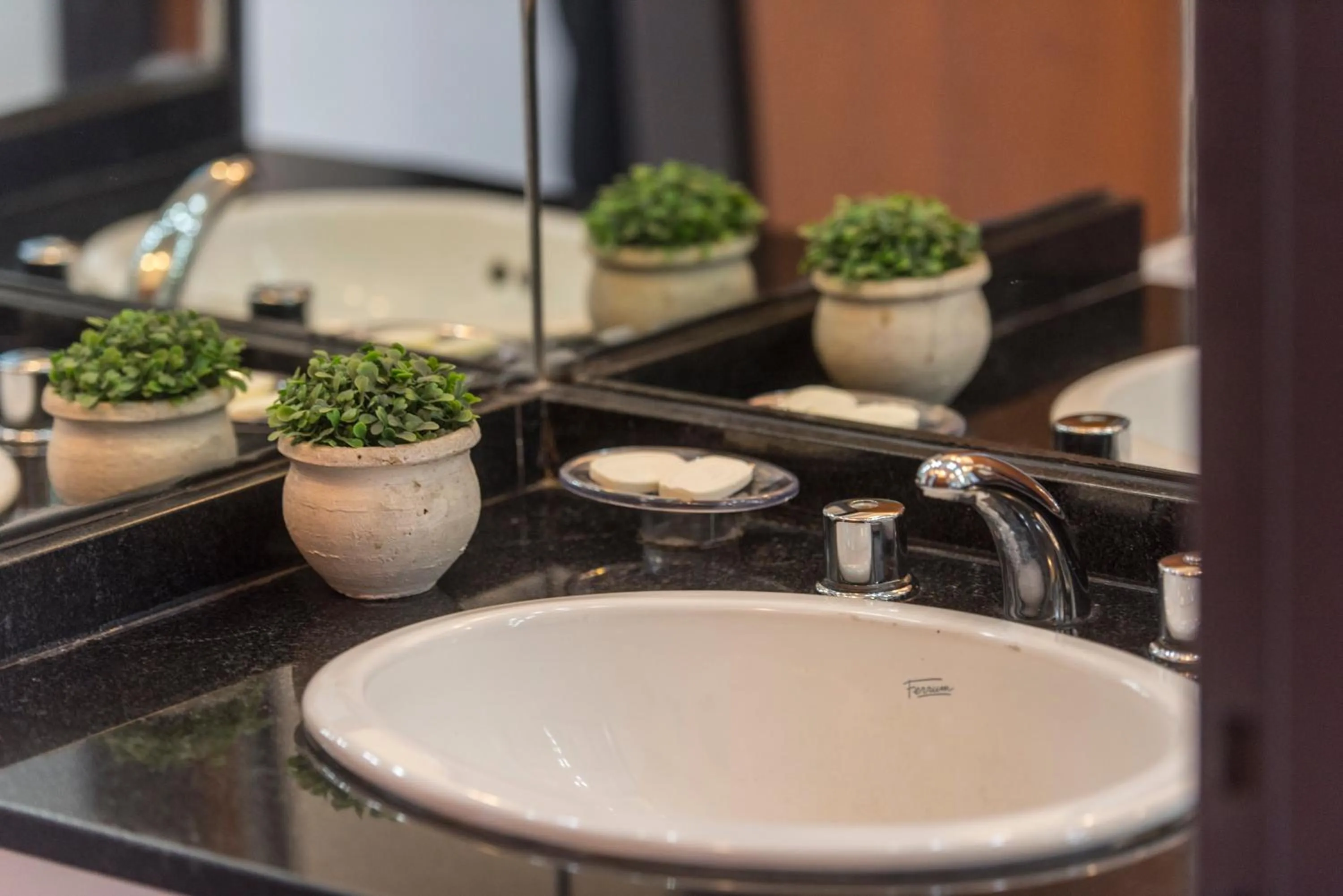 Bathroom in Novum Suites