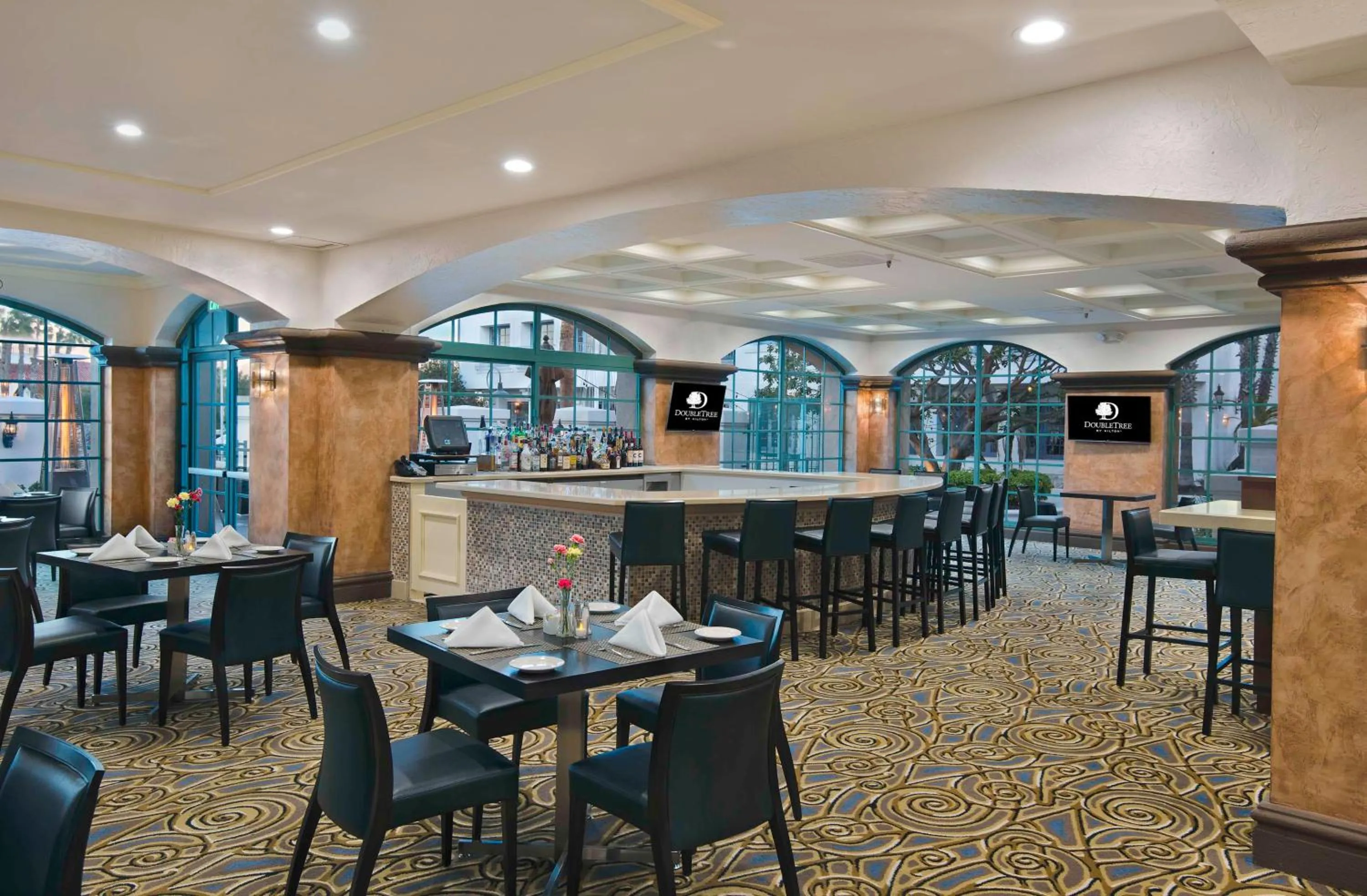 Restaurant/places to eat in DoubleTree by Hilton San Pedro