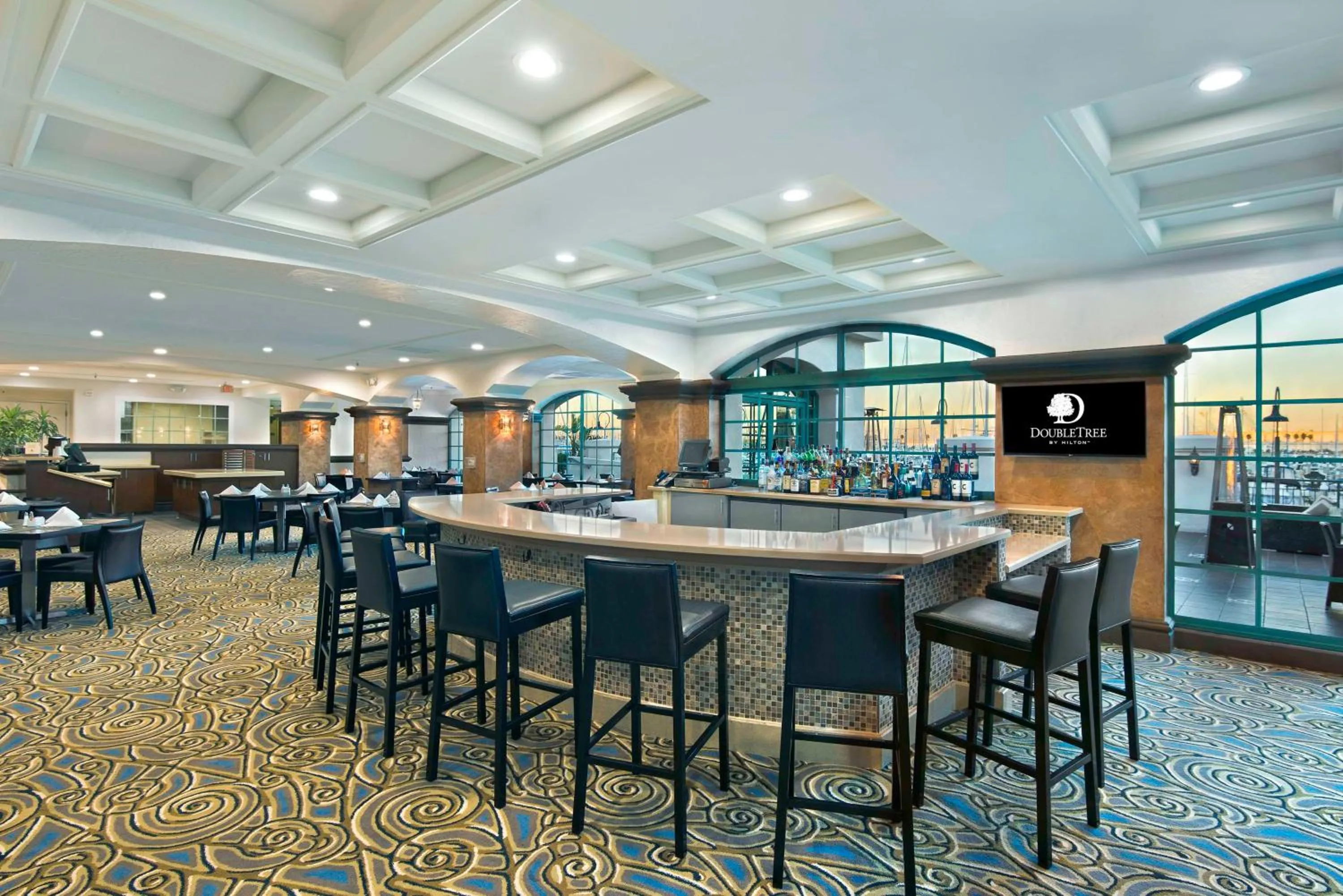 Lounge or bar in DoubleTree by Hilton San Pedro