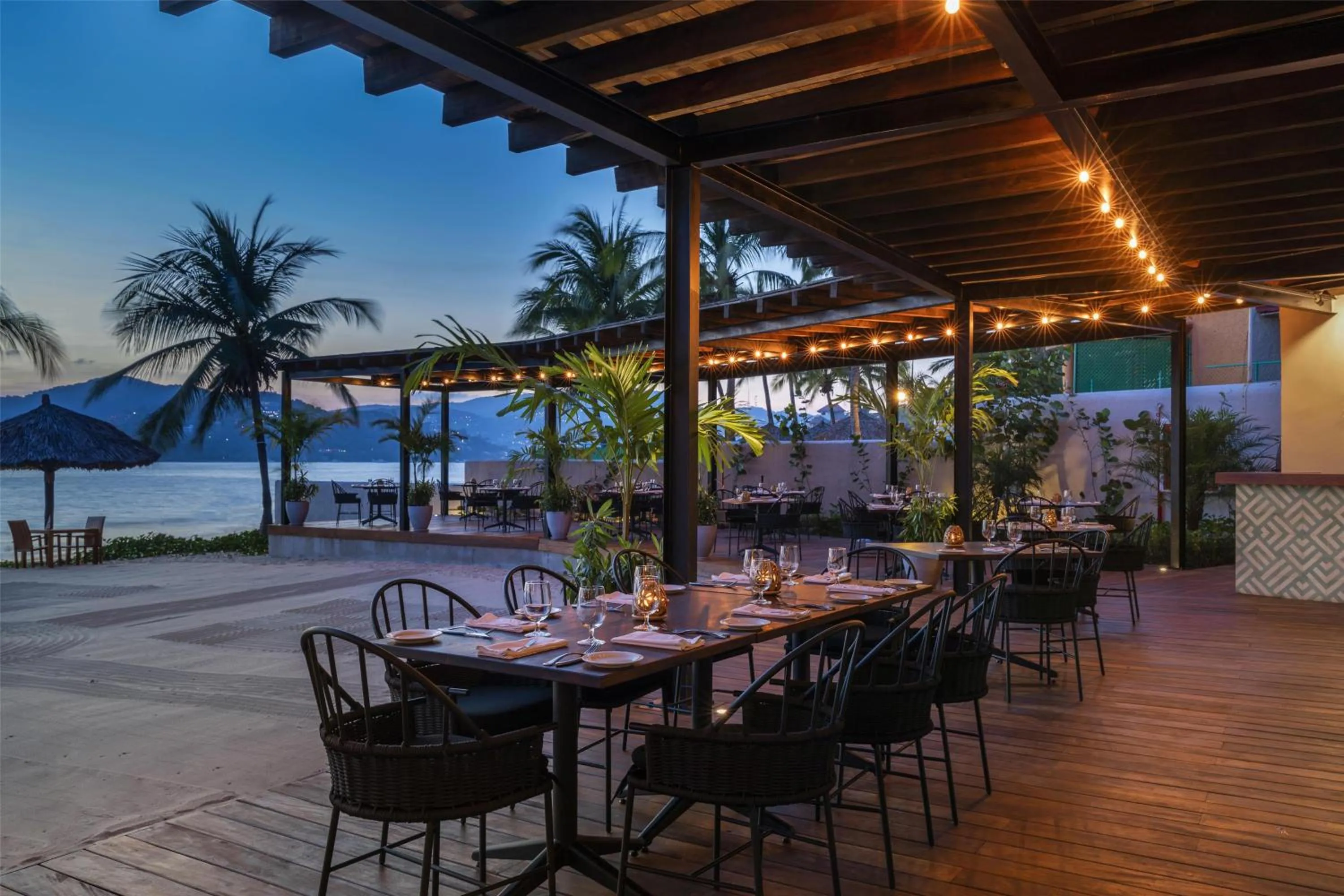 Restaurant/places to eat in Thompson Zihuatanejo, A Beach Resort, by Hyatt