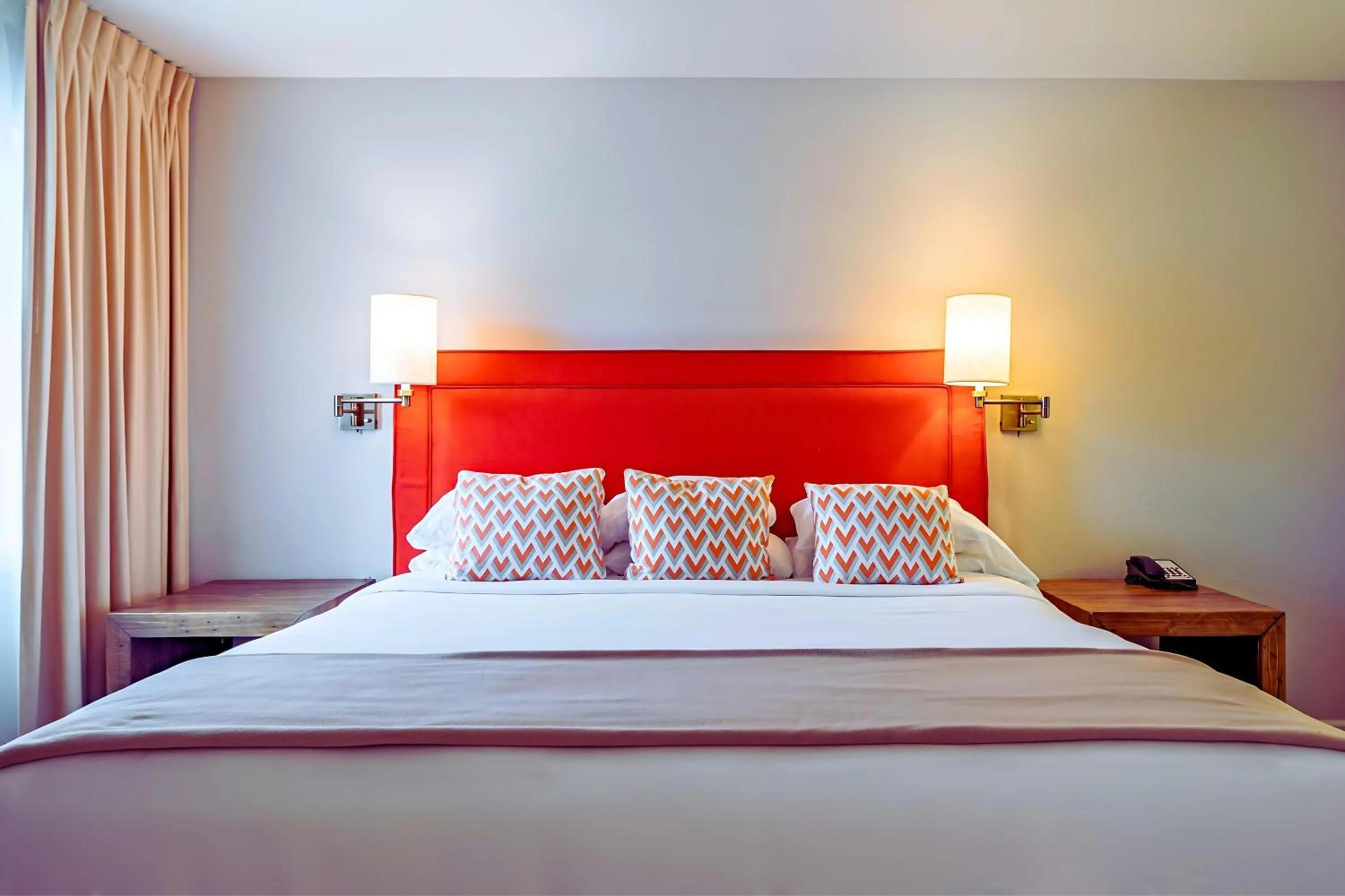 Bedroom, Bed in Ashland Hills Hotel & Suites