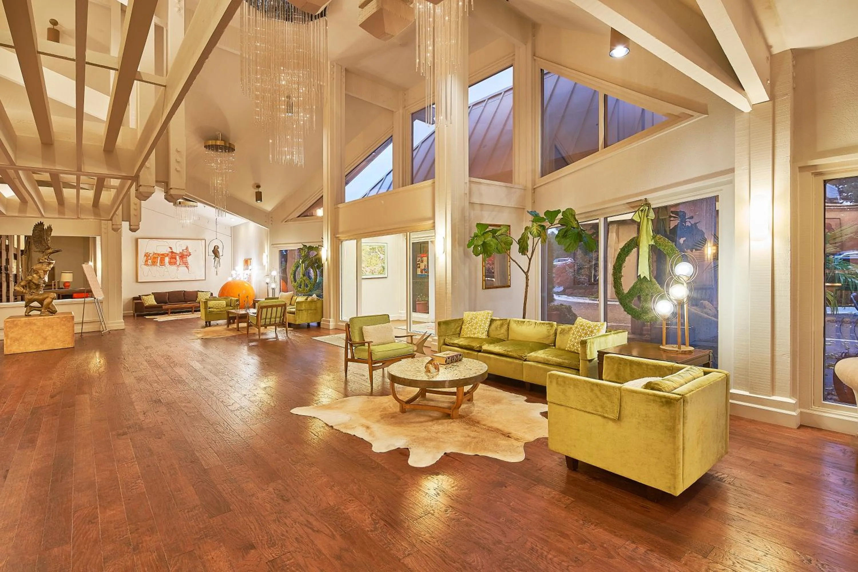 Lobby or reception in Ashland Hills Hotel & Suites