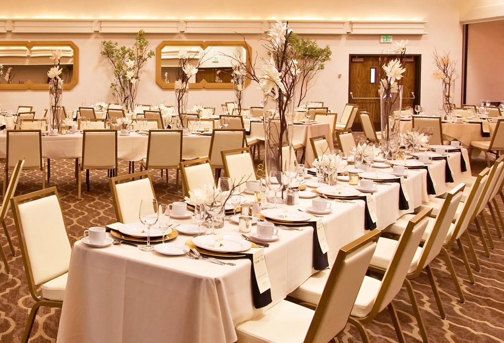 Meeting/conference room in Ashland Hills Hotel & Suites