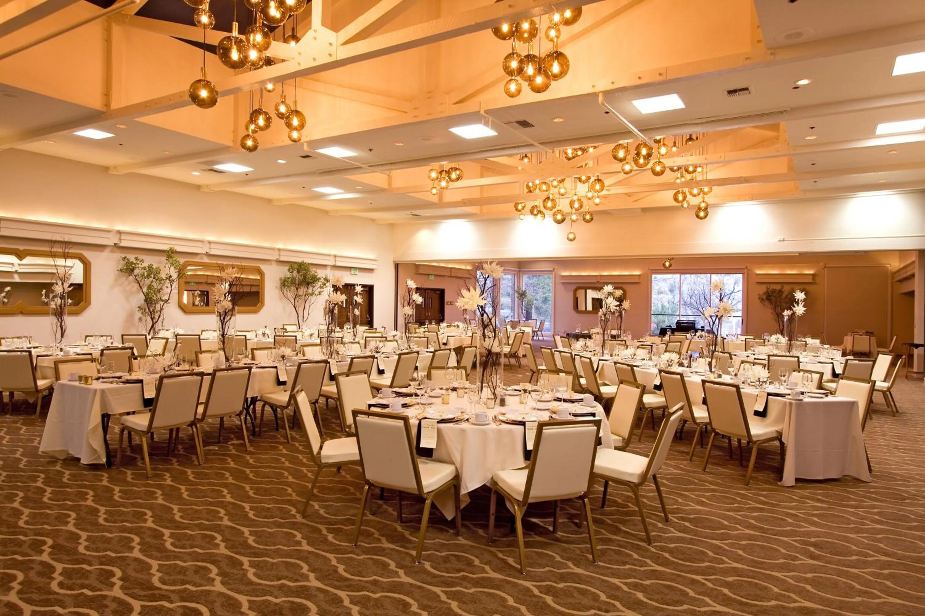 Meeting/conference room in Ashland Hills Hotel & Suites