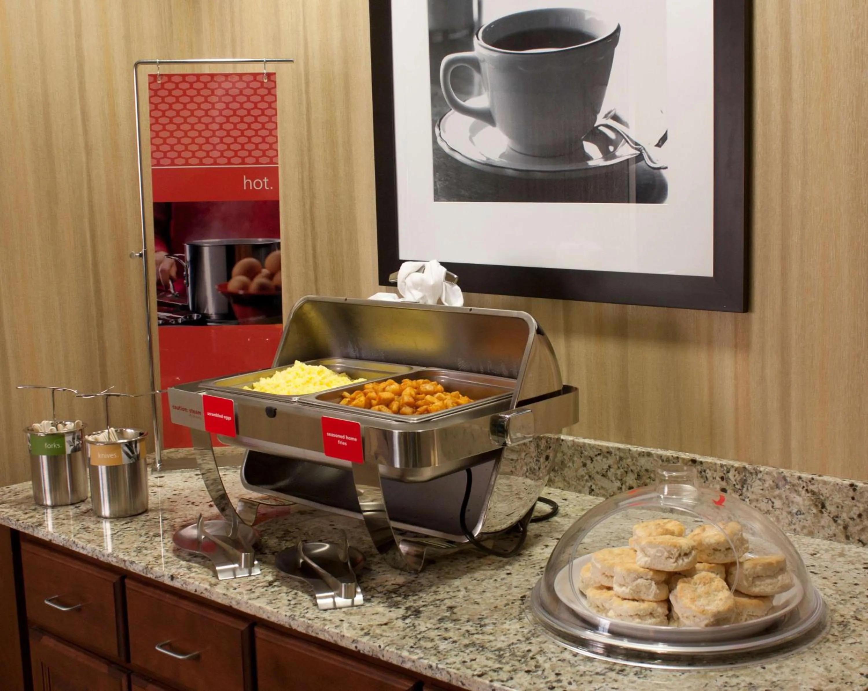Dining area in Hampton Inn - Burlington