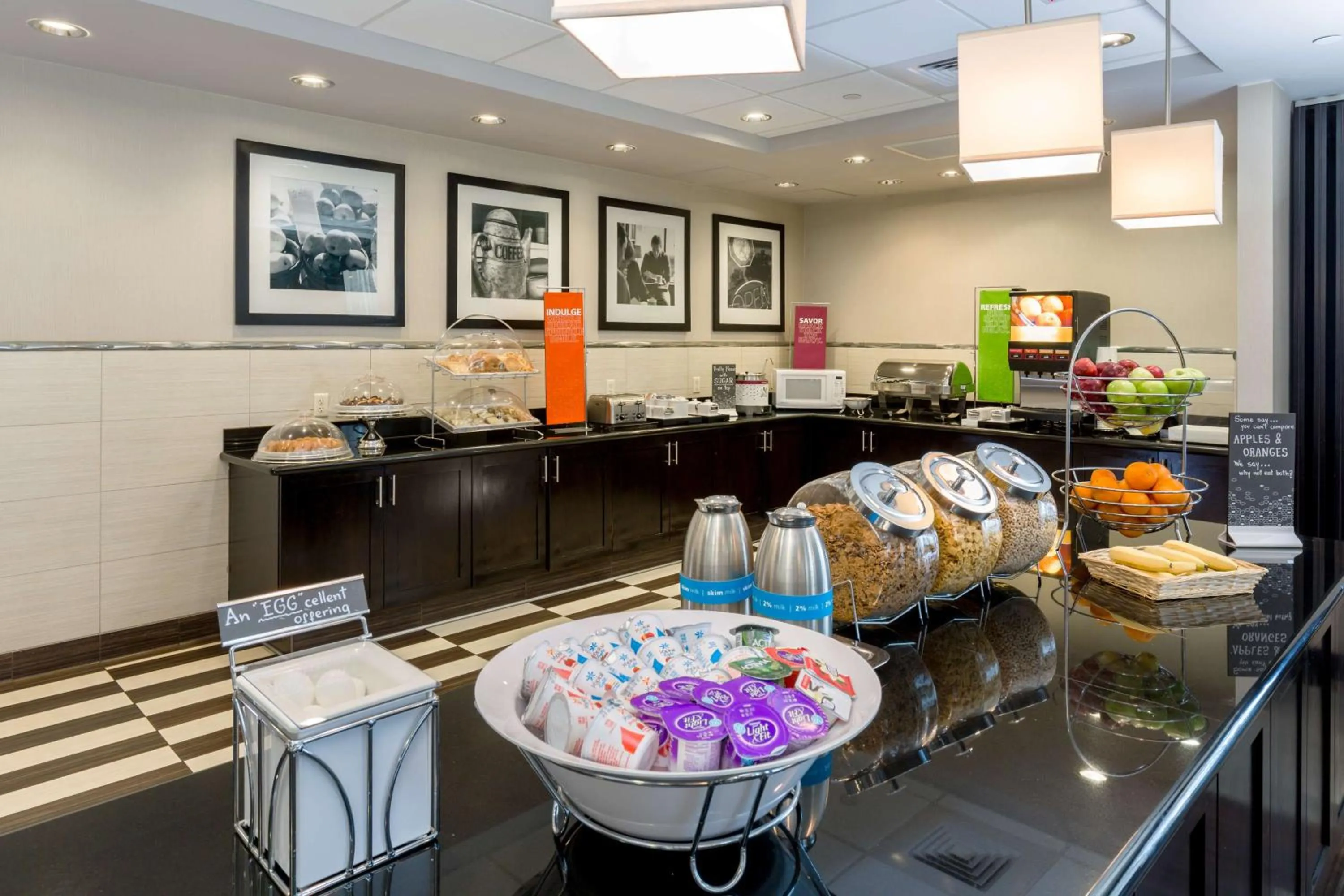 Breakfast in Hampton Inn & Suites San Diego-Poway