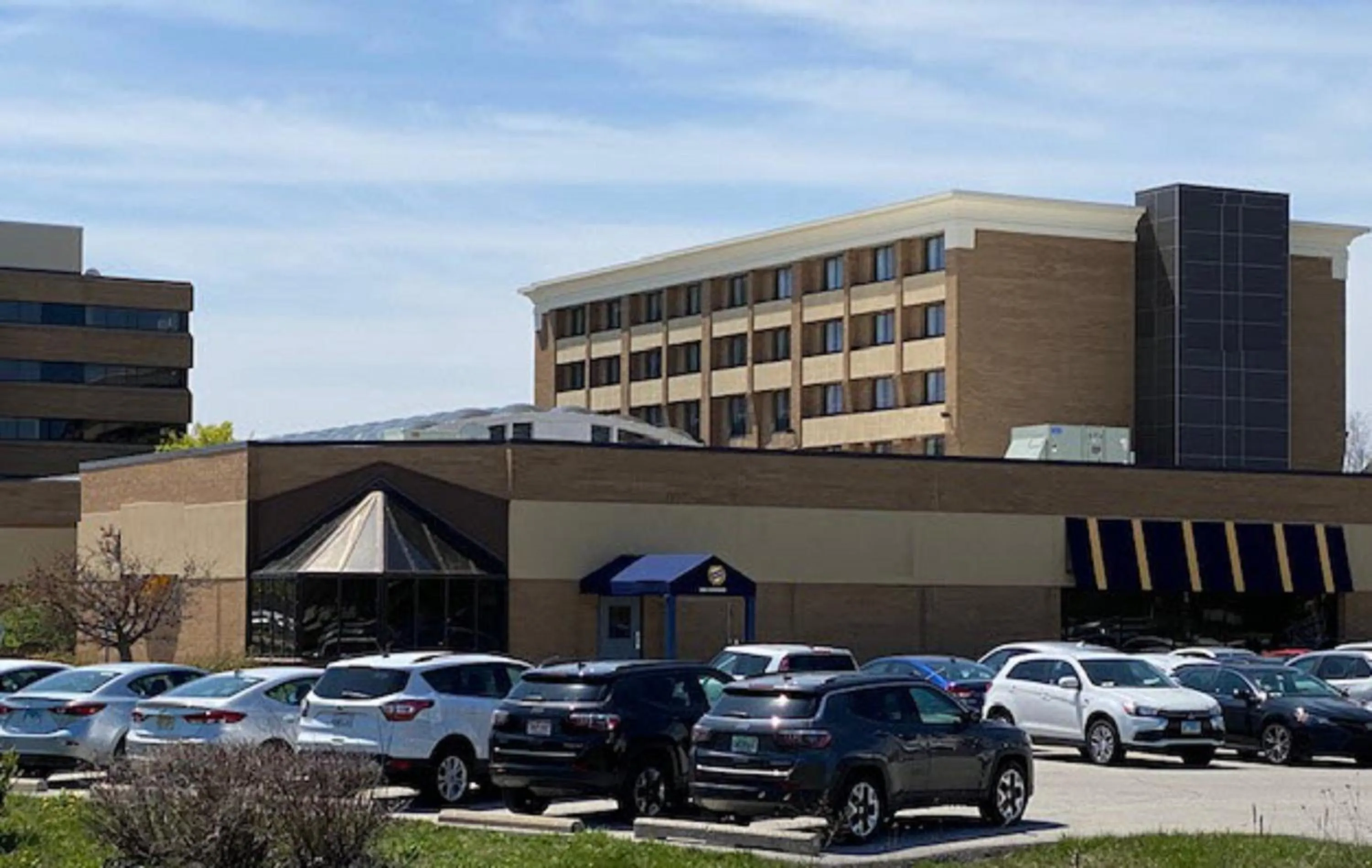 Property building in Holiday Inn Brookfield - Milwaukee by IHG