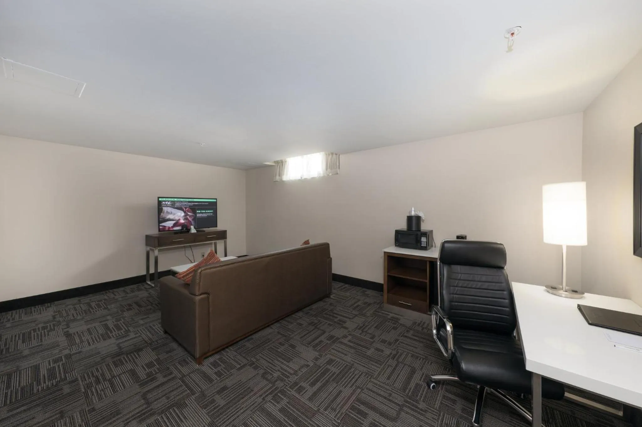 Photo of the whole room in Holiday Inn Brookfield - Milwaukee by IHG