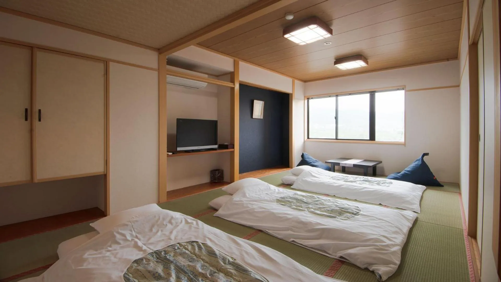 Photo of the whole room, Bed in Hotel Tsubakino