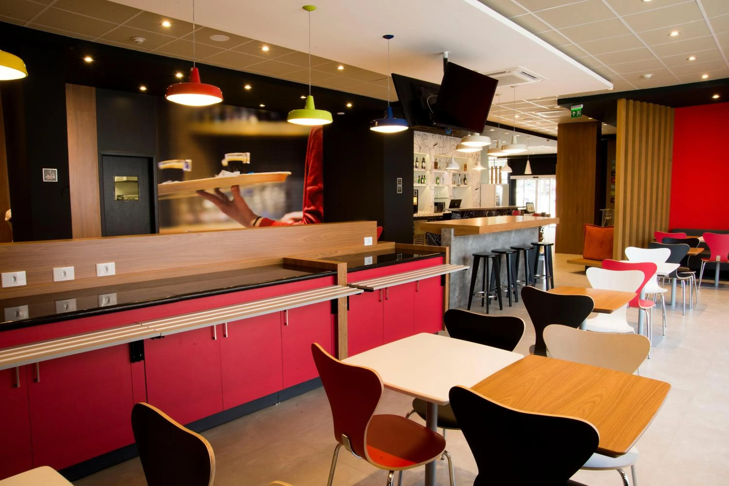 Restaurant/places to eat in ibis Aracruz