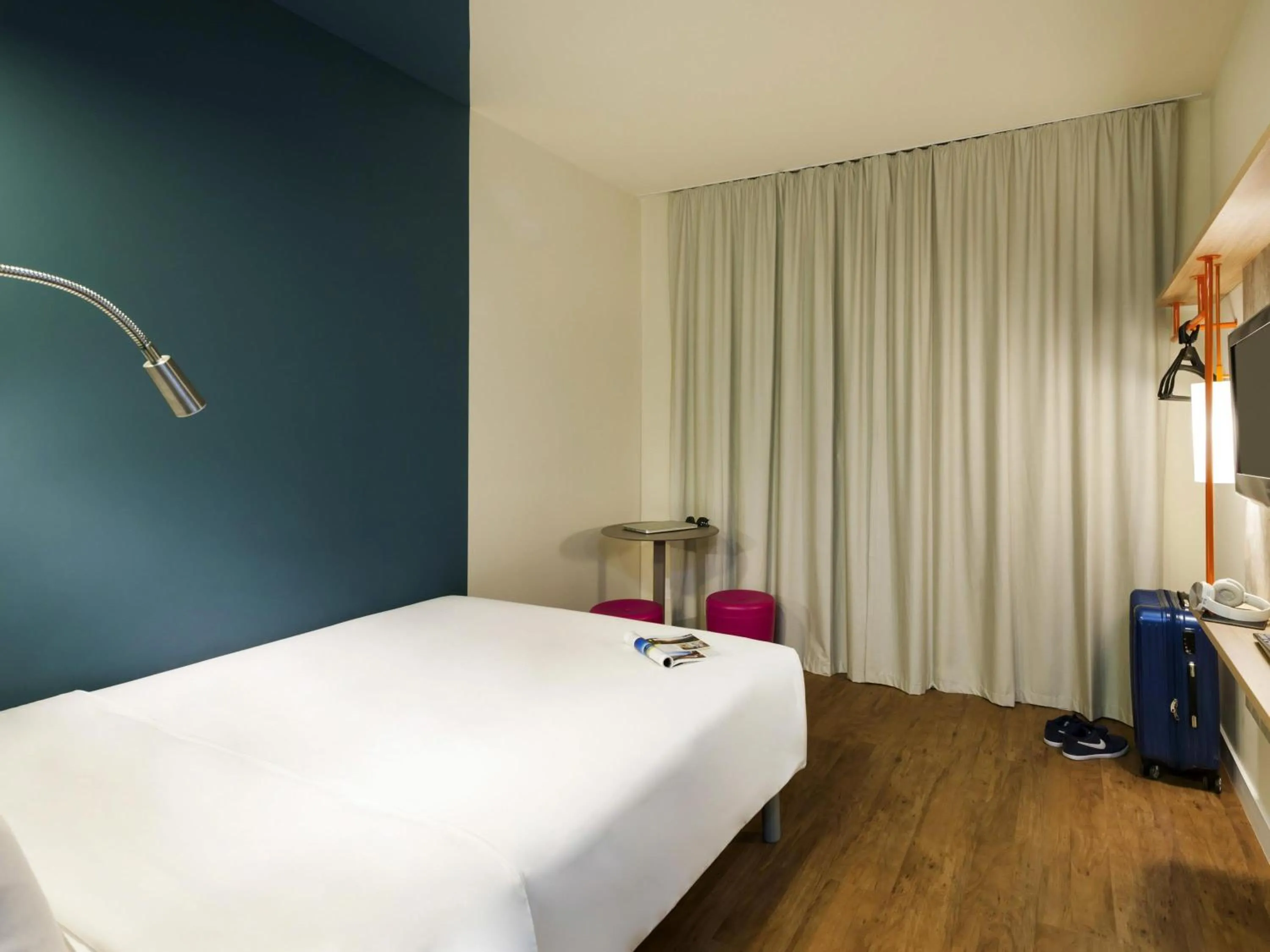 Property building, Bed in ibis budget Navegantes Itajai