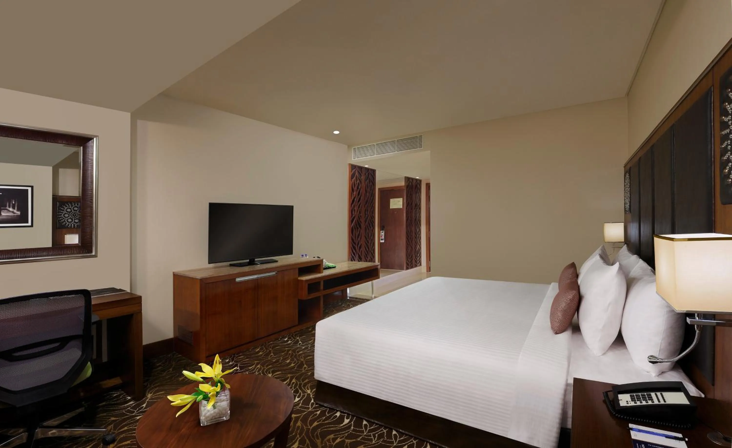 Bedroom, Bed in Novotel Kochi Infopark