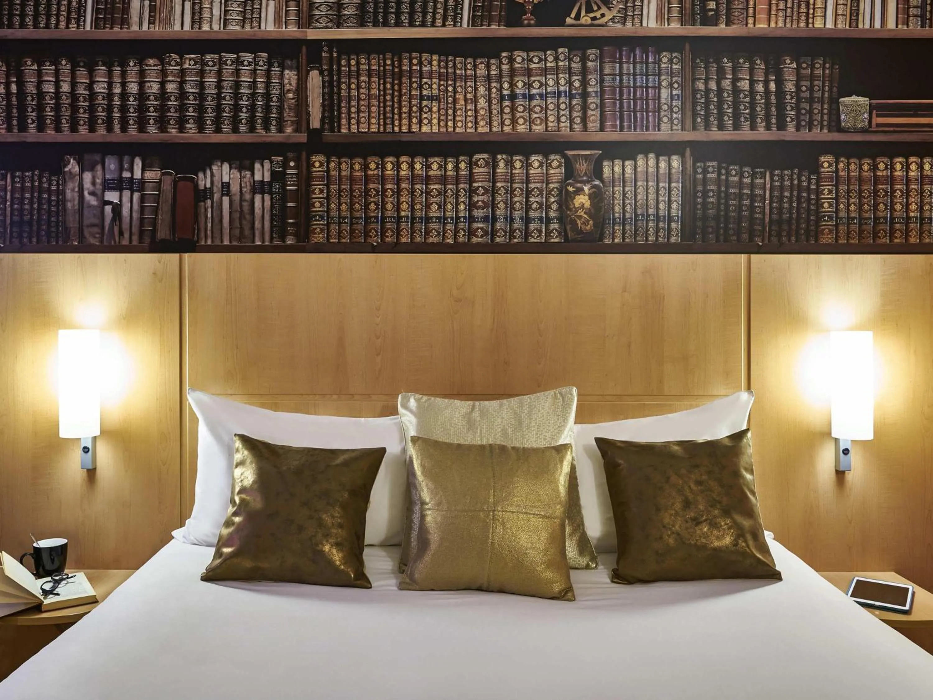 Bedroom, Bed in Ibis Barcelona Centro (Sagrada Familia)