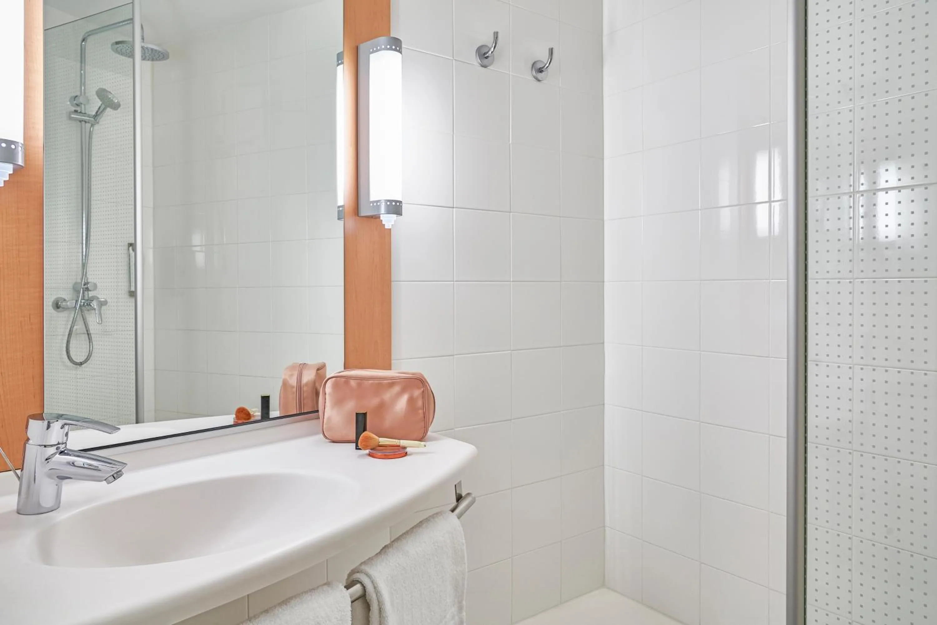 Bathroom in Ibis Barcelona Centro (Sagrada Familia)