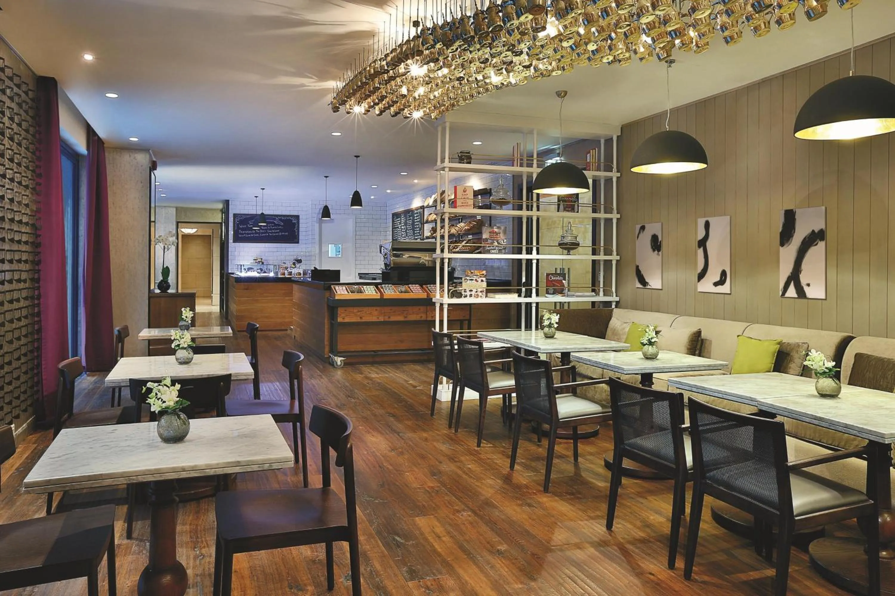 Restaurant/places to eat in The Ritz-Carlton, Dubai International Financial Centre