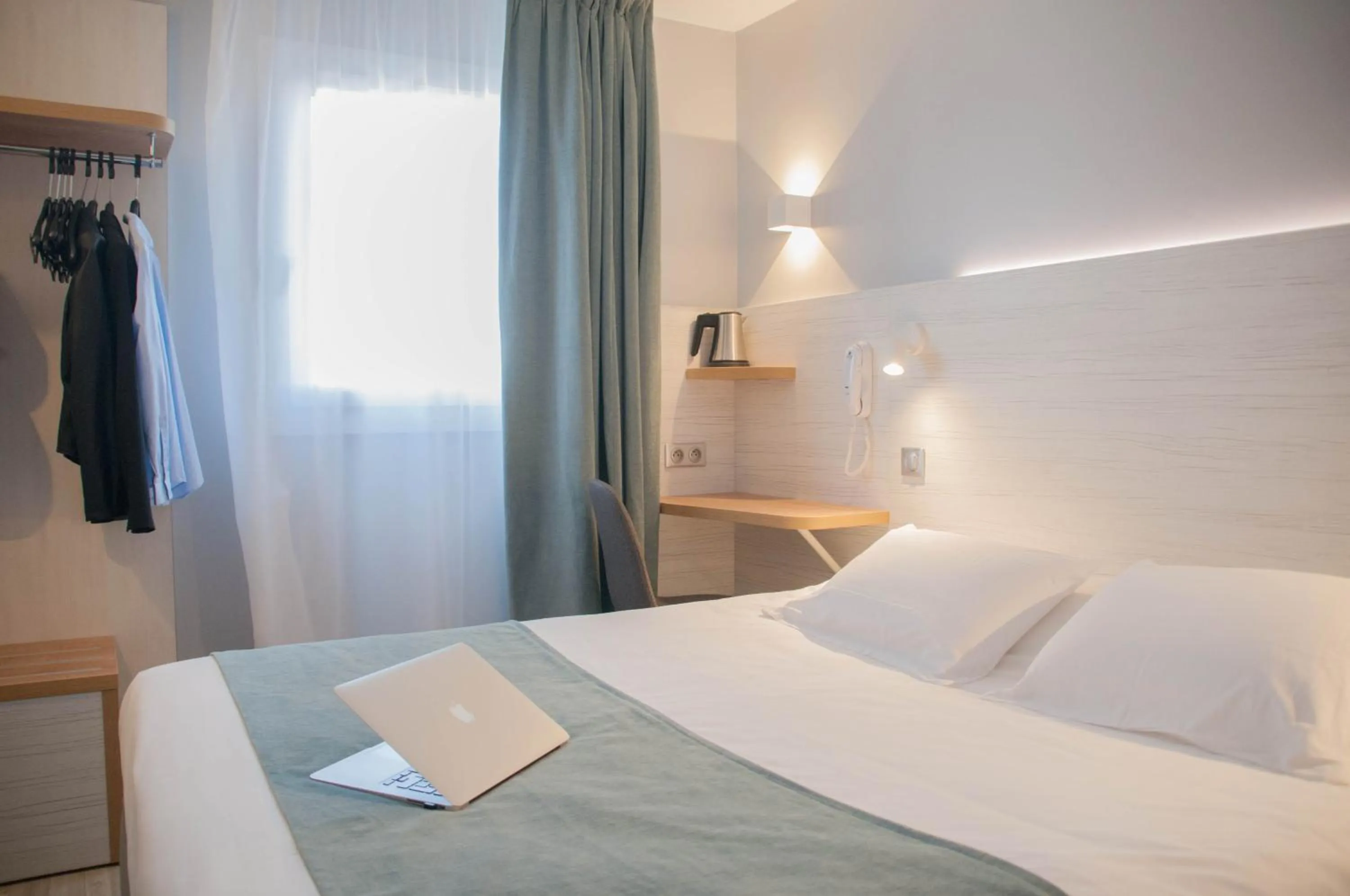 Bed in Kyriad Montpellier Sud - A709