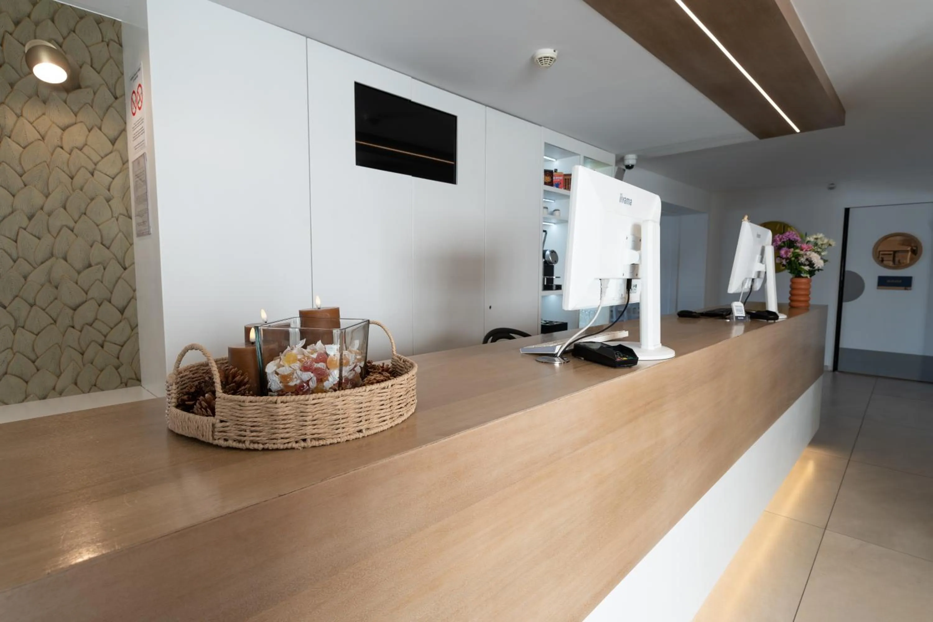 Lobby or reception in Kyriad Montpellier Sud - A709