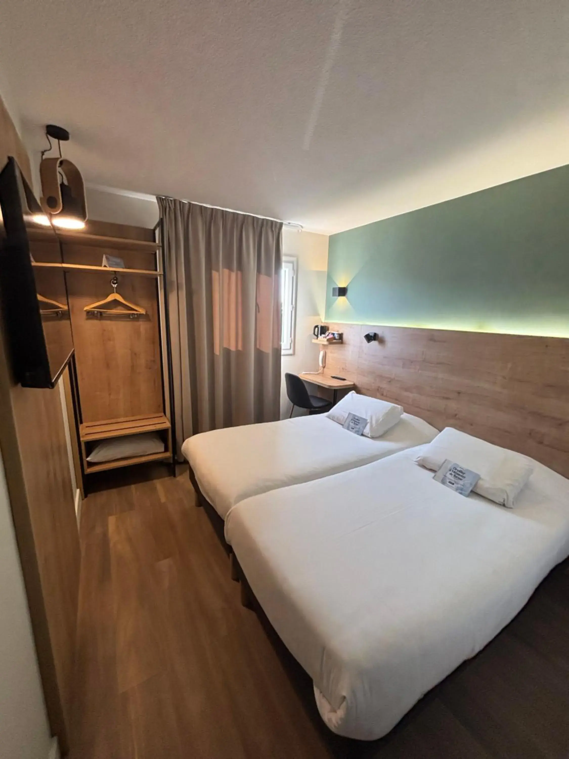 Classic Twin Room in Kyriad Montpellier Sud - A709 Classic Twin Room in Kyriad Montpellier Sud - A709