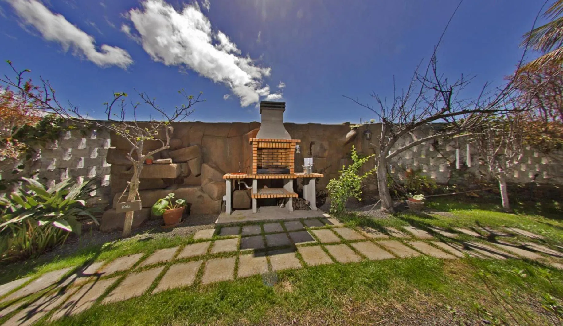 BBQ facilities in Apartamentos Adjovimar