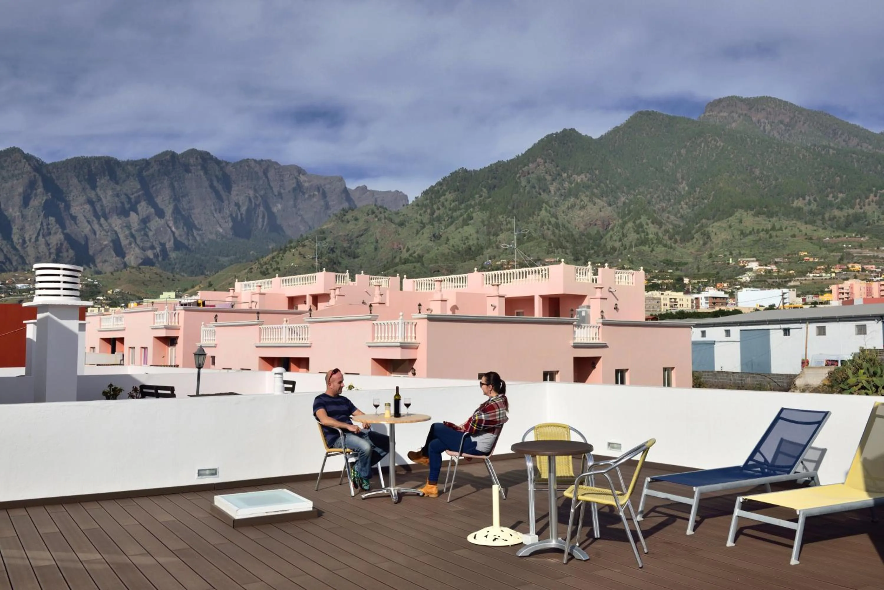 Guests in Apartamentos Adjovimar