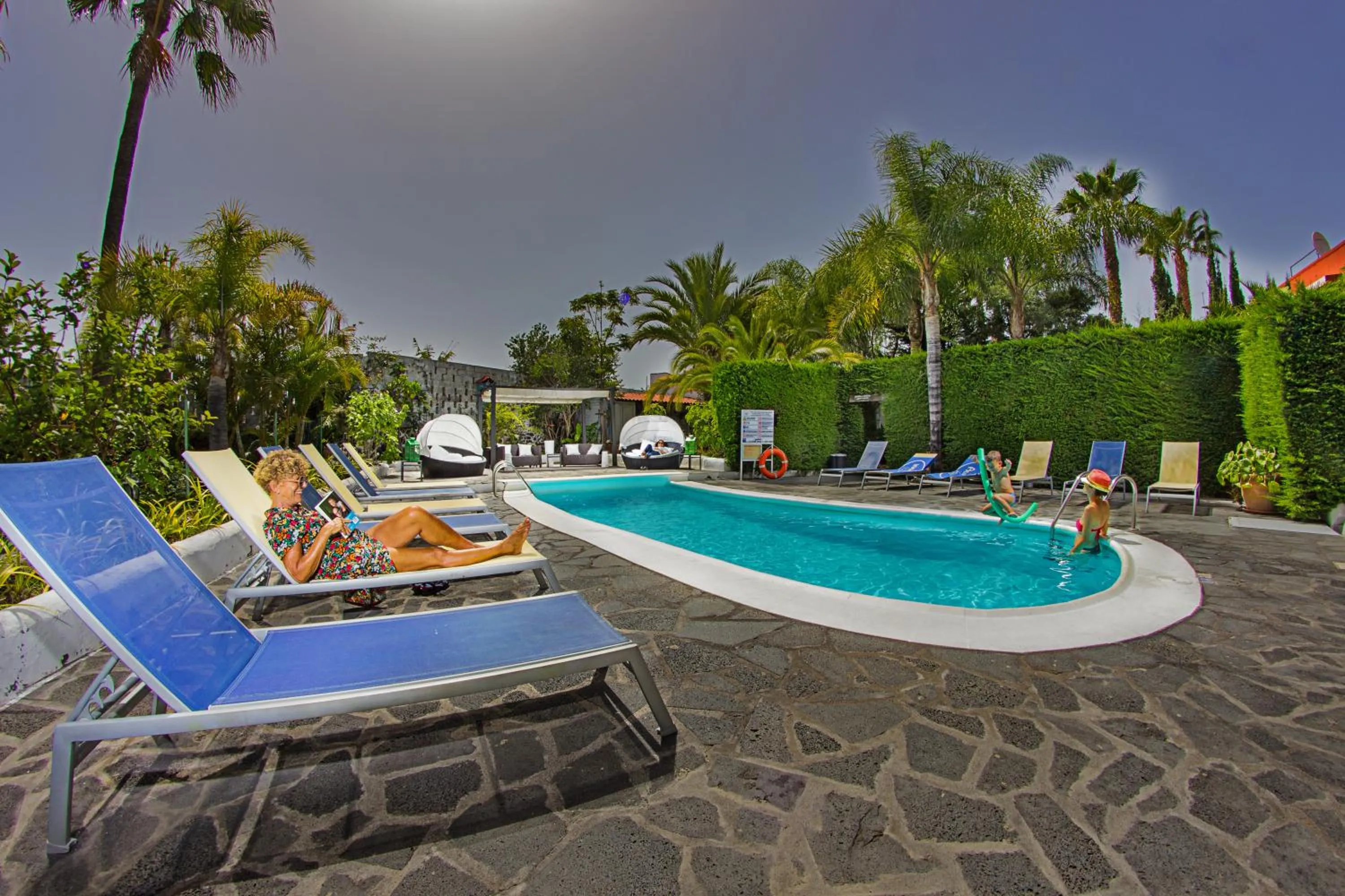 Swimming pool in Apartamentos Adjovimar