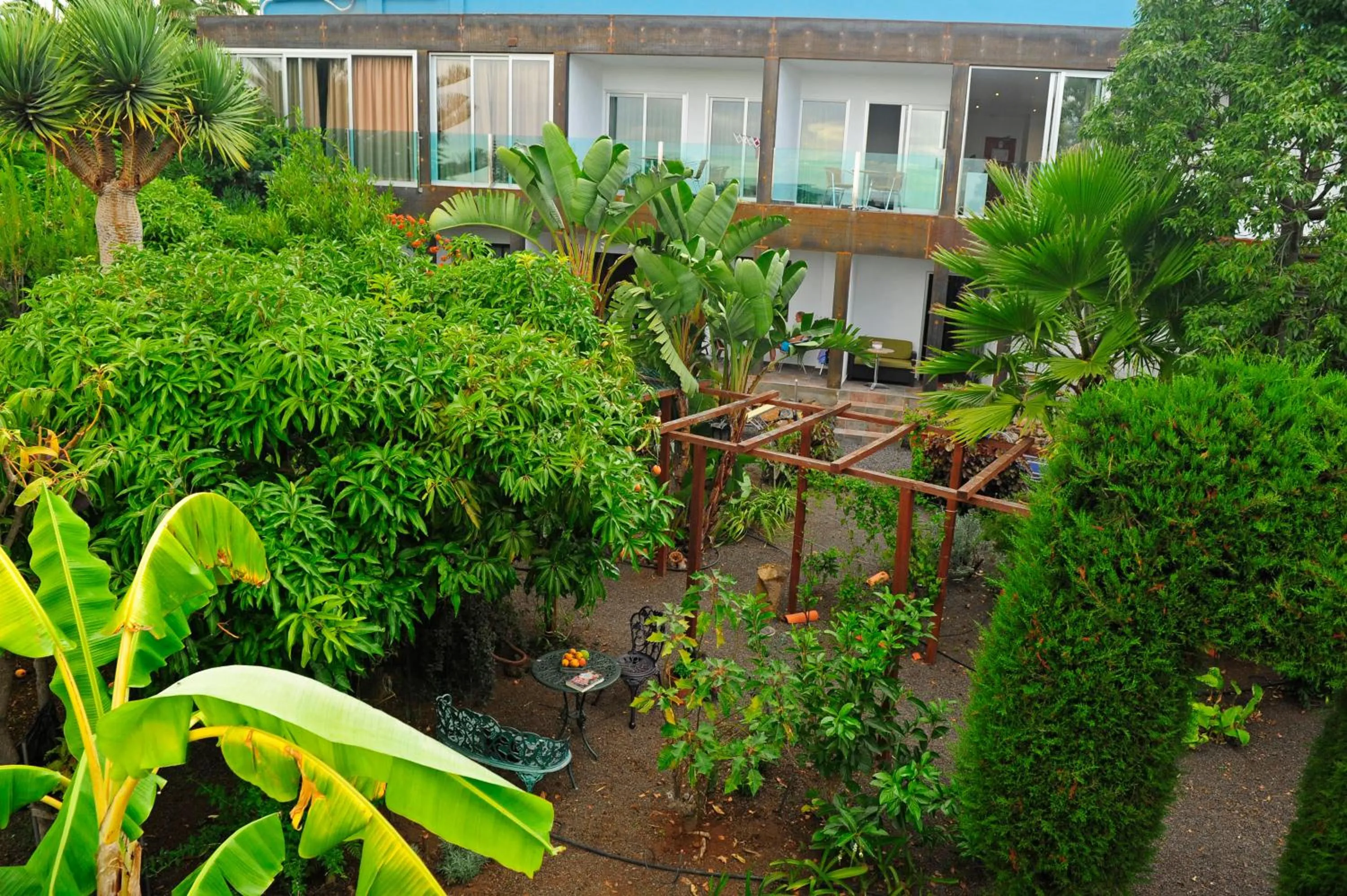 Garden in Apartamentos Adjovimar
