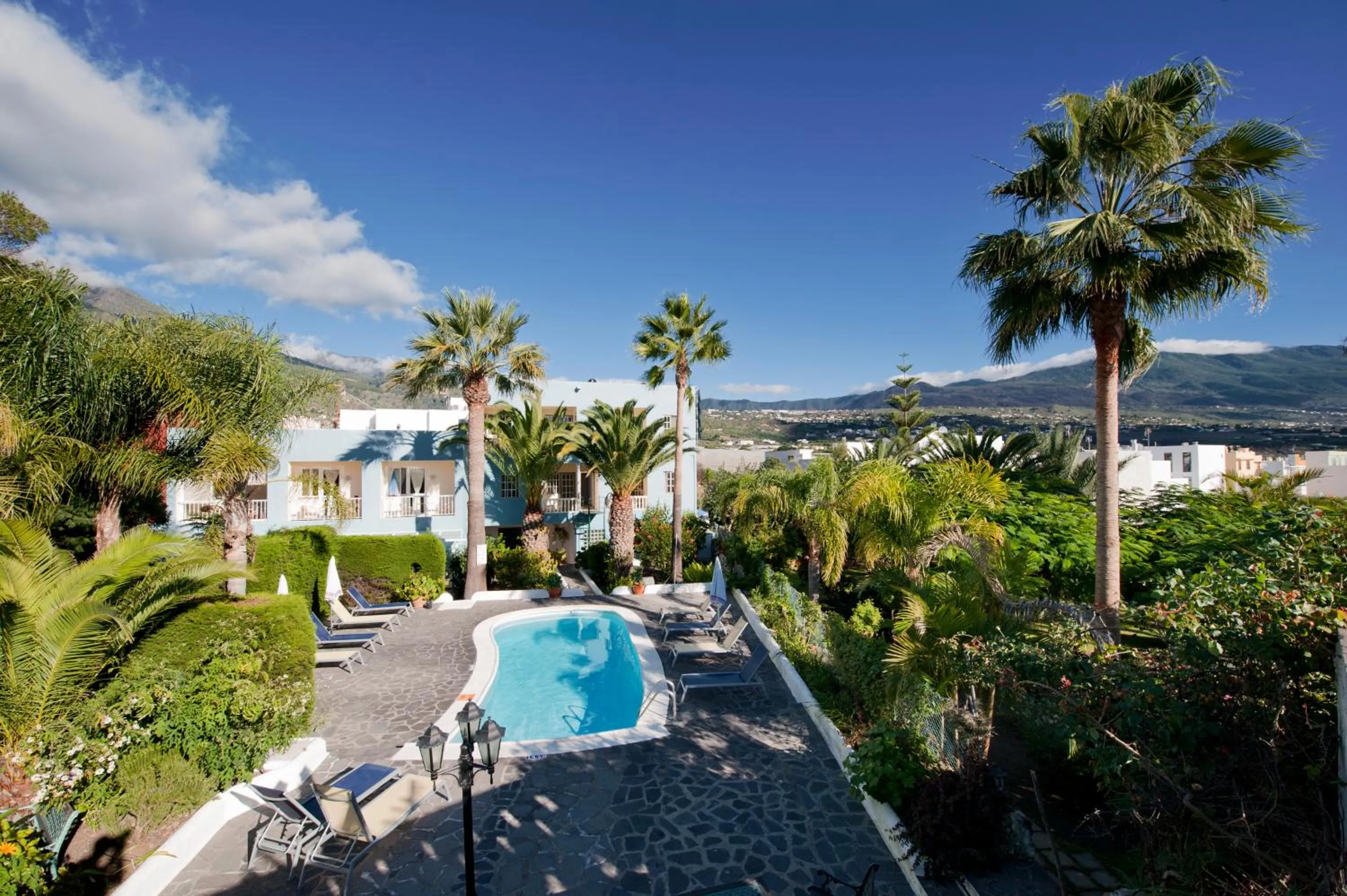 Property building in Apartamentos Adjovimar