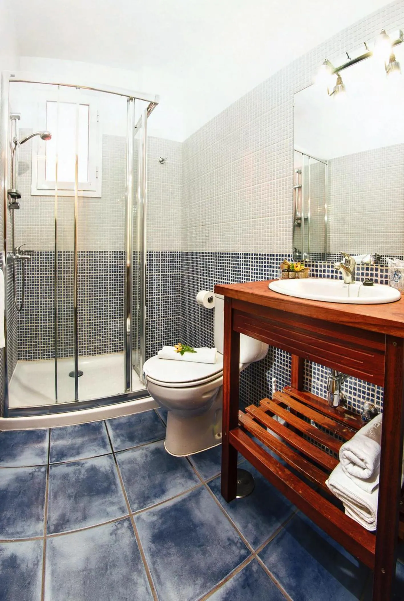 Bathroom in Apartamentos Adjovimar