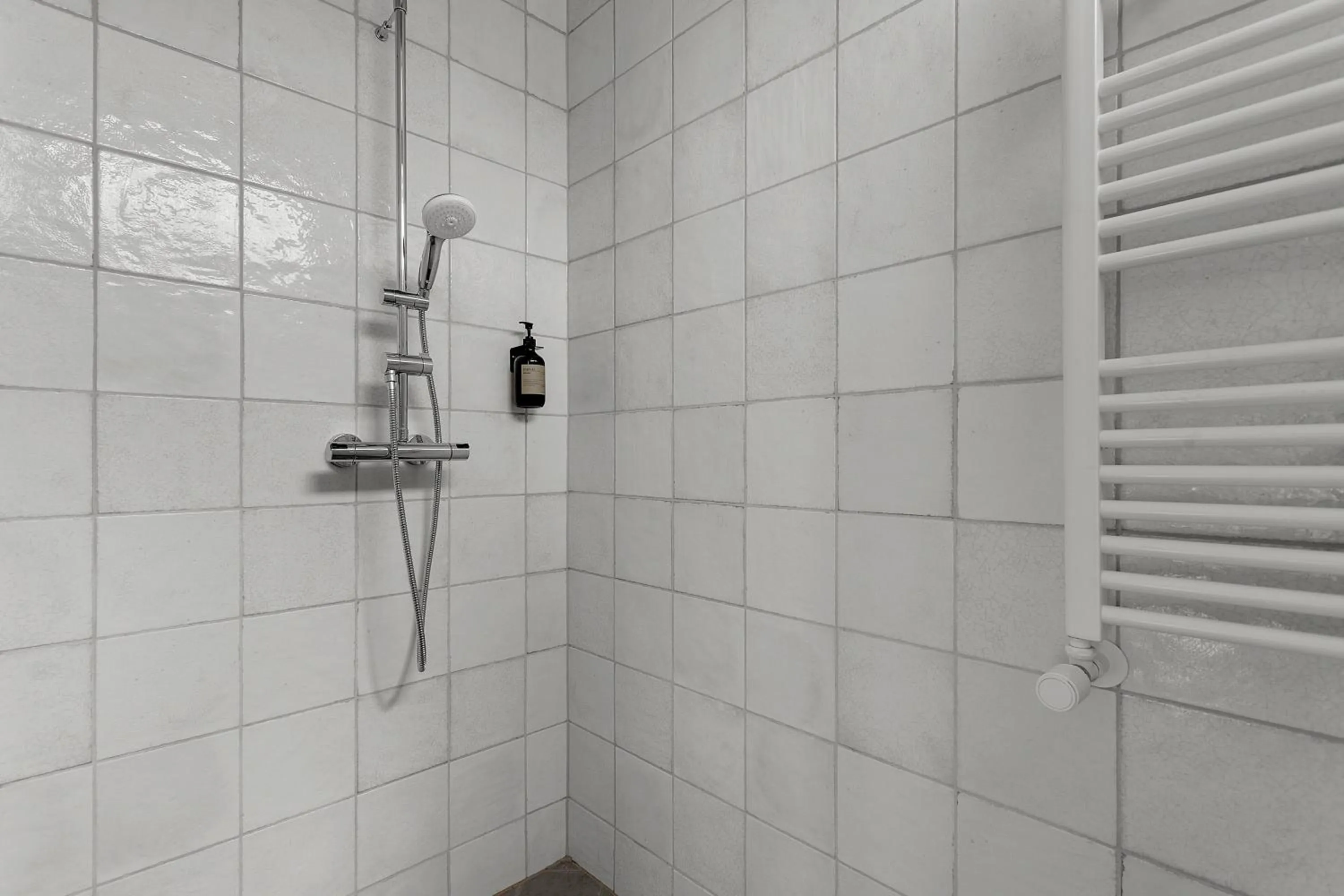 Shower in The Swan House by Heimaleiga