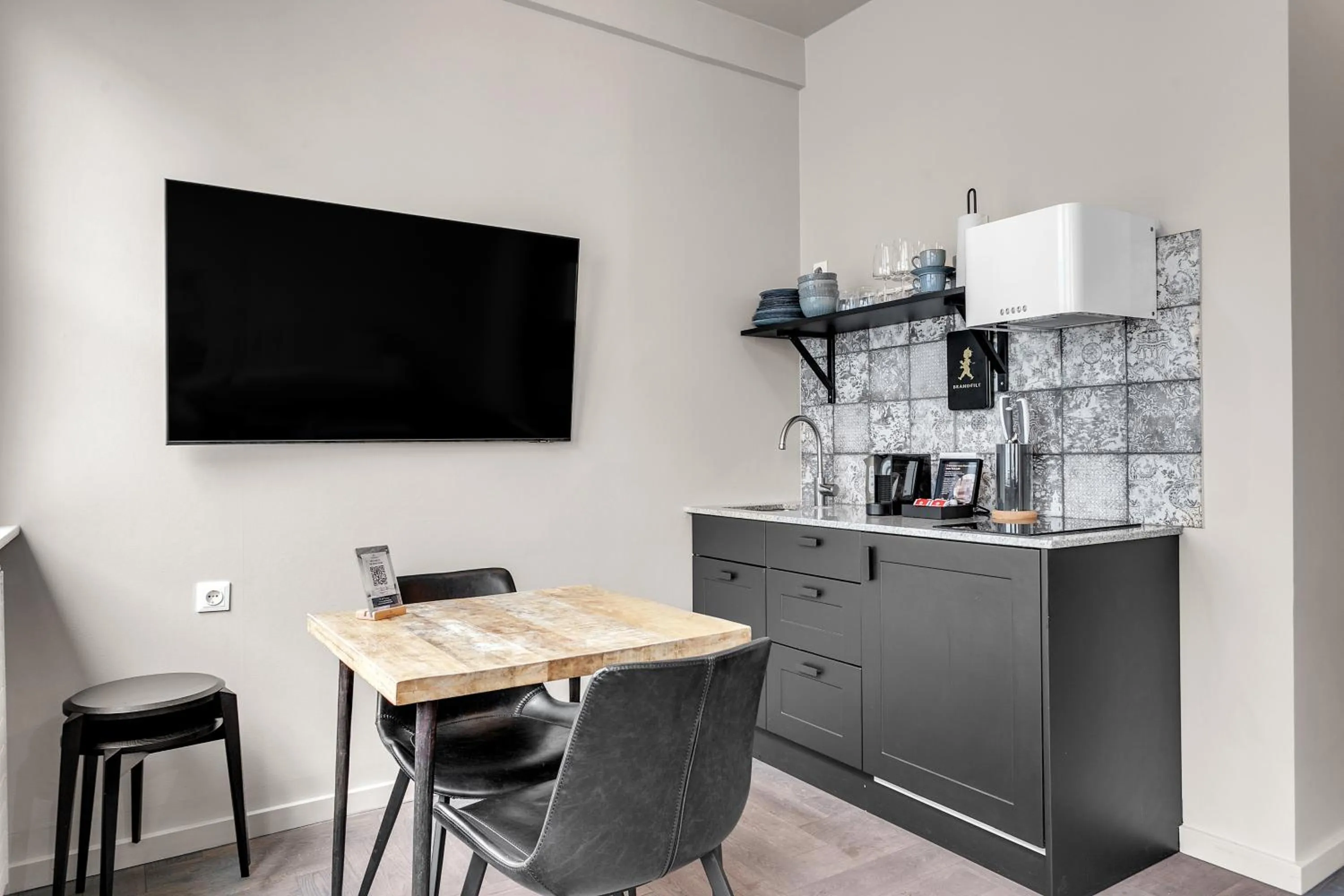 TV and multimedia in The Swan House by Heimaleiga