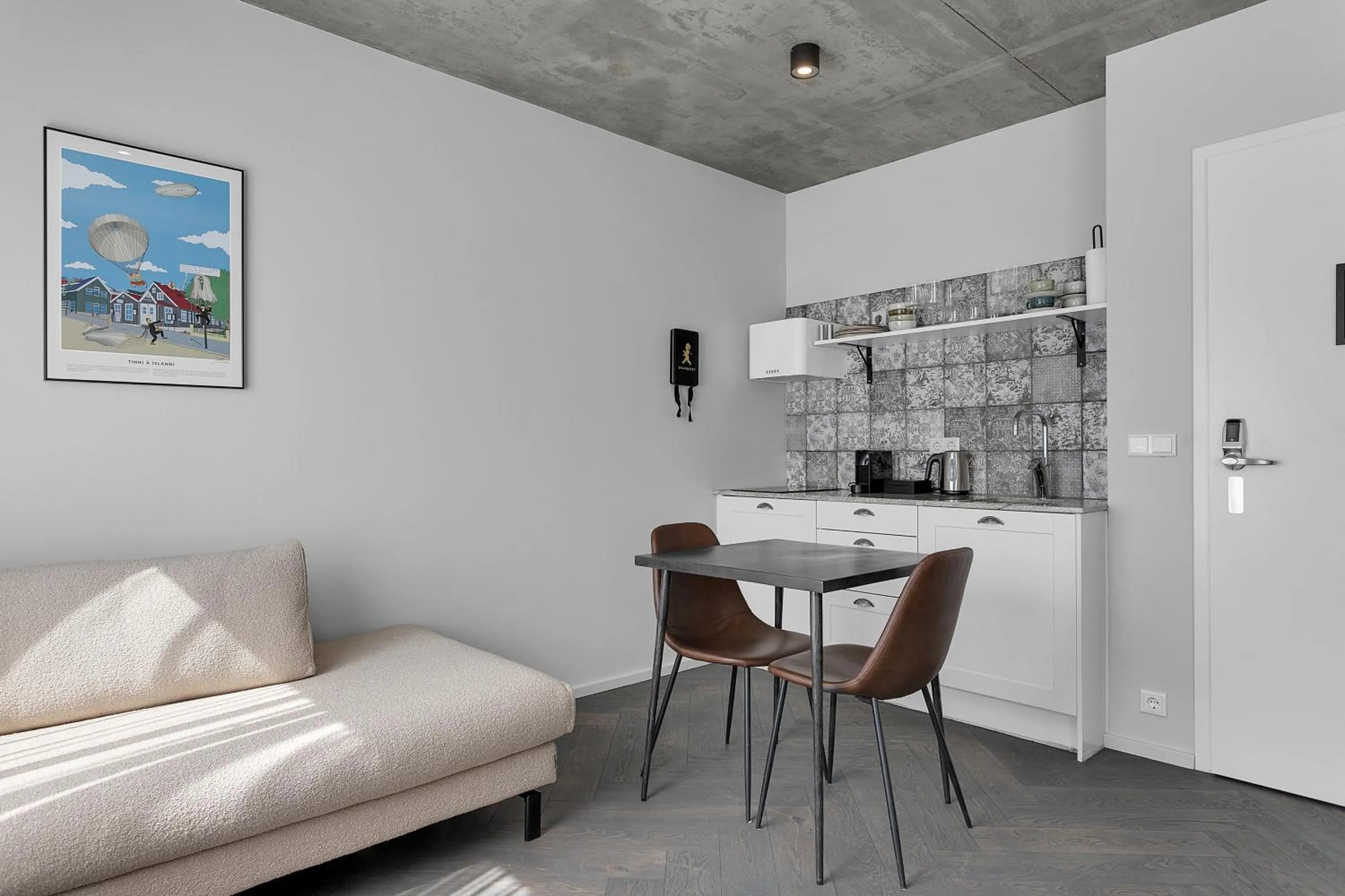 Kitchen or kitchenette in The Swan House by Heimaleiga