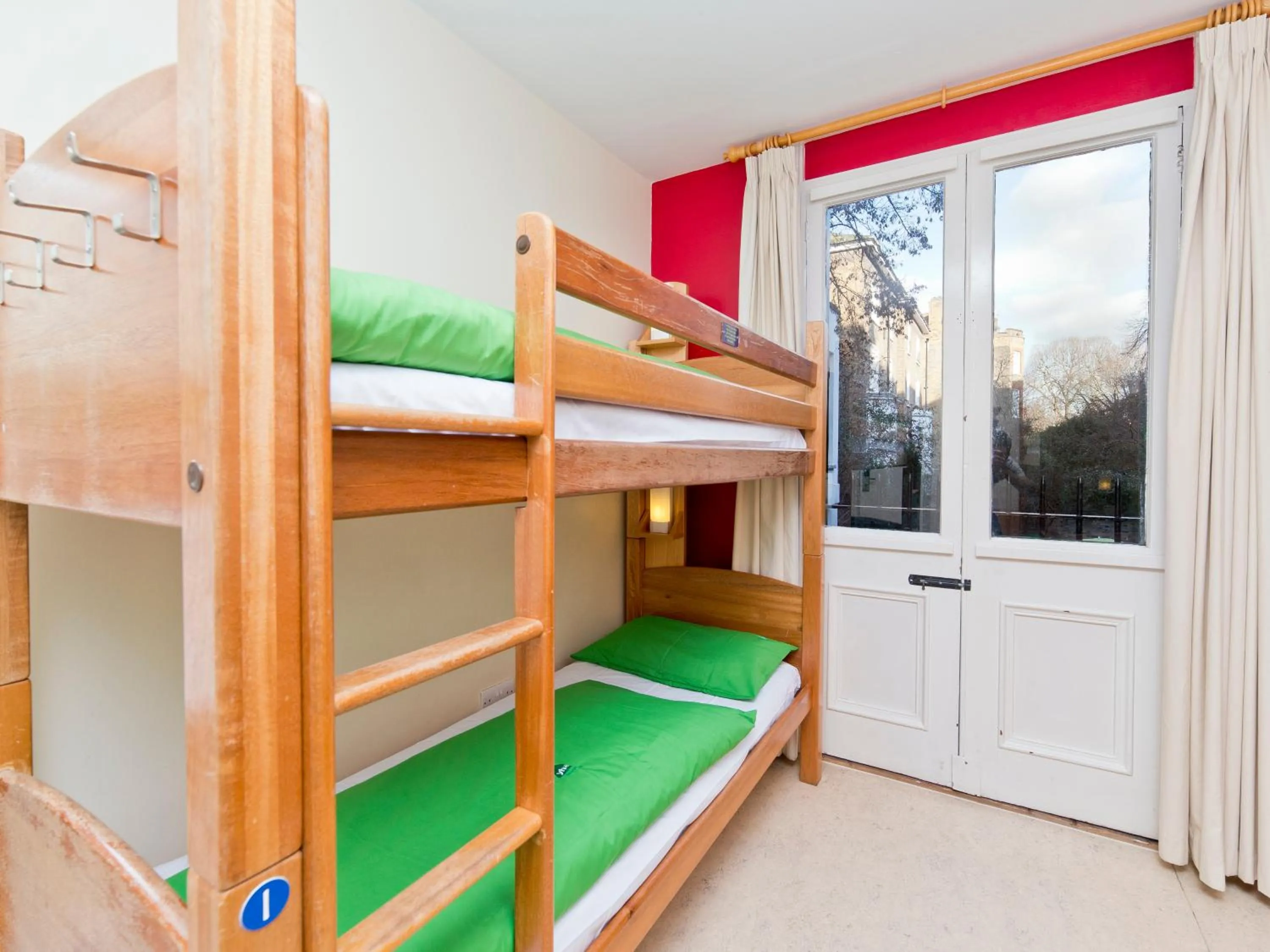 Bedroom, Bed in YHA London Earl's Court