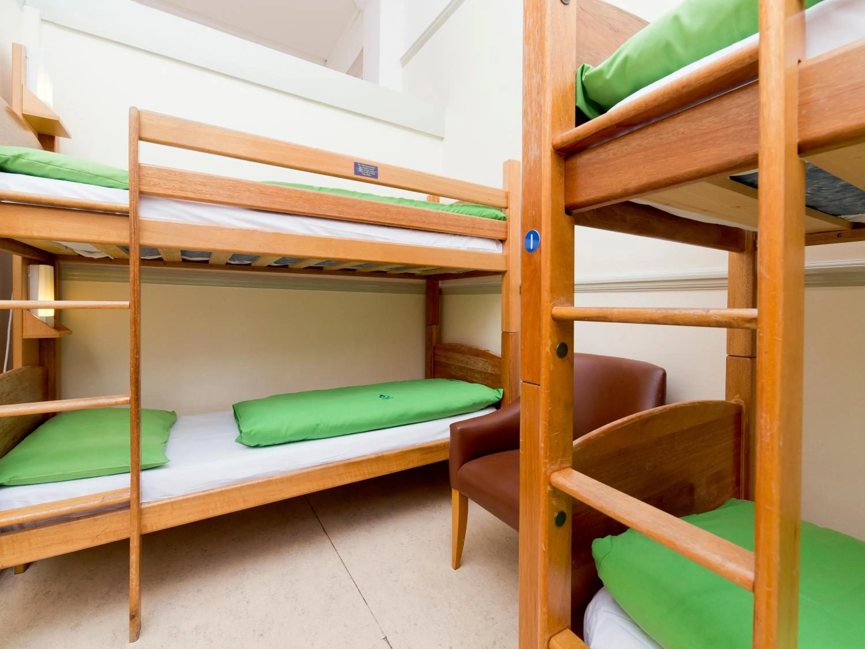 Bedroom, Bed in YHA London Earl's Court