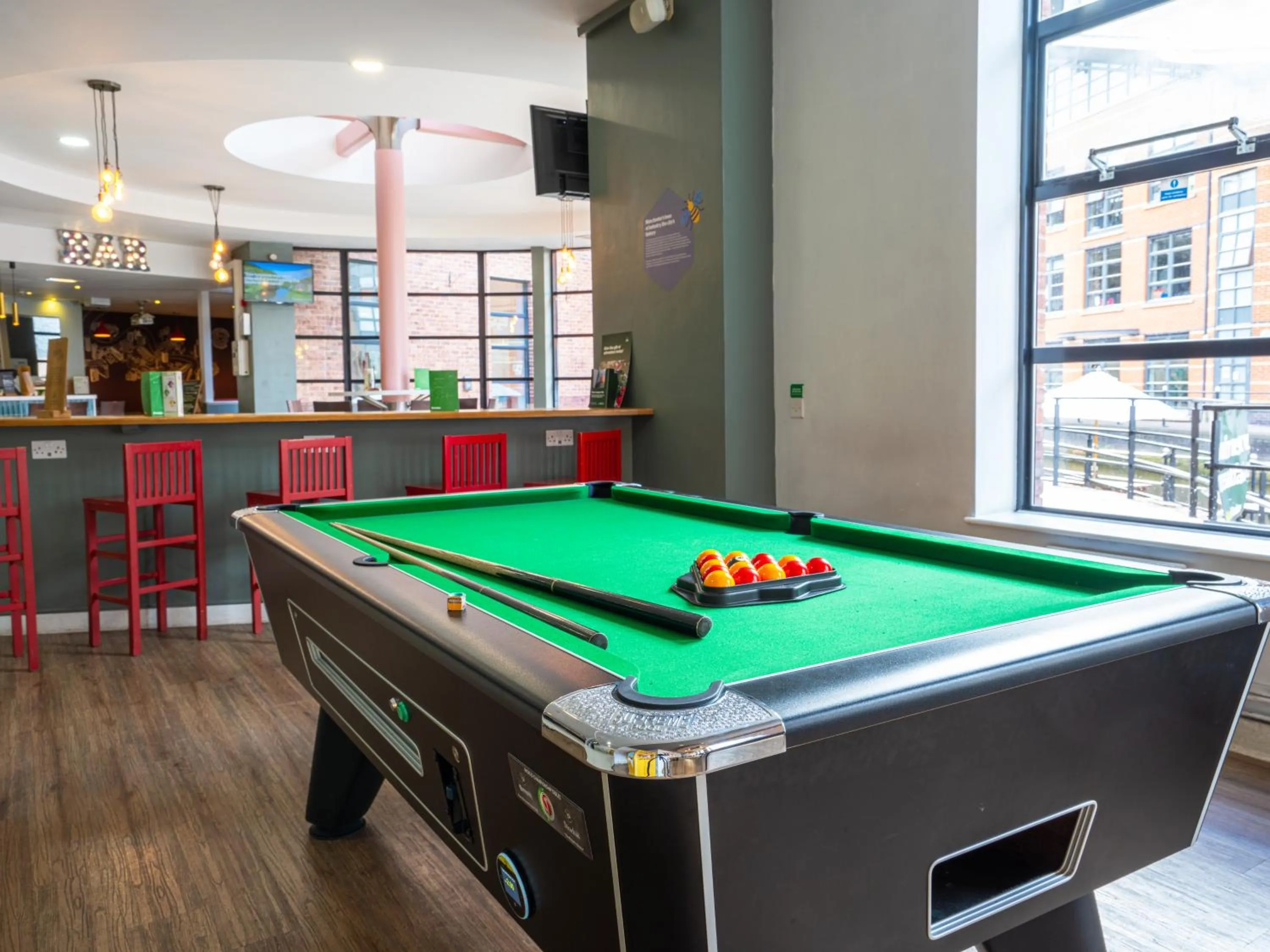 Billiard in YHA Manchester