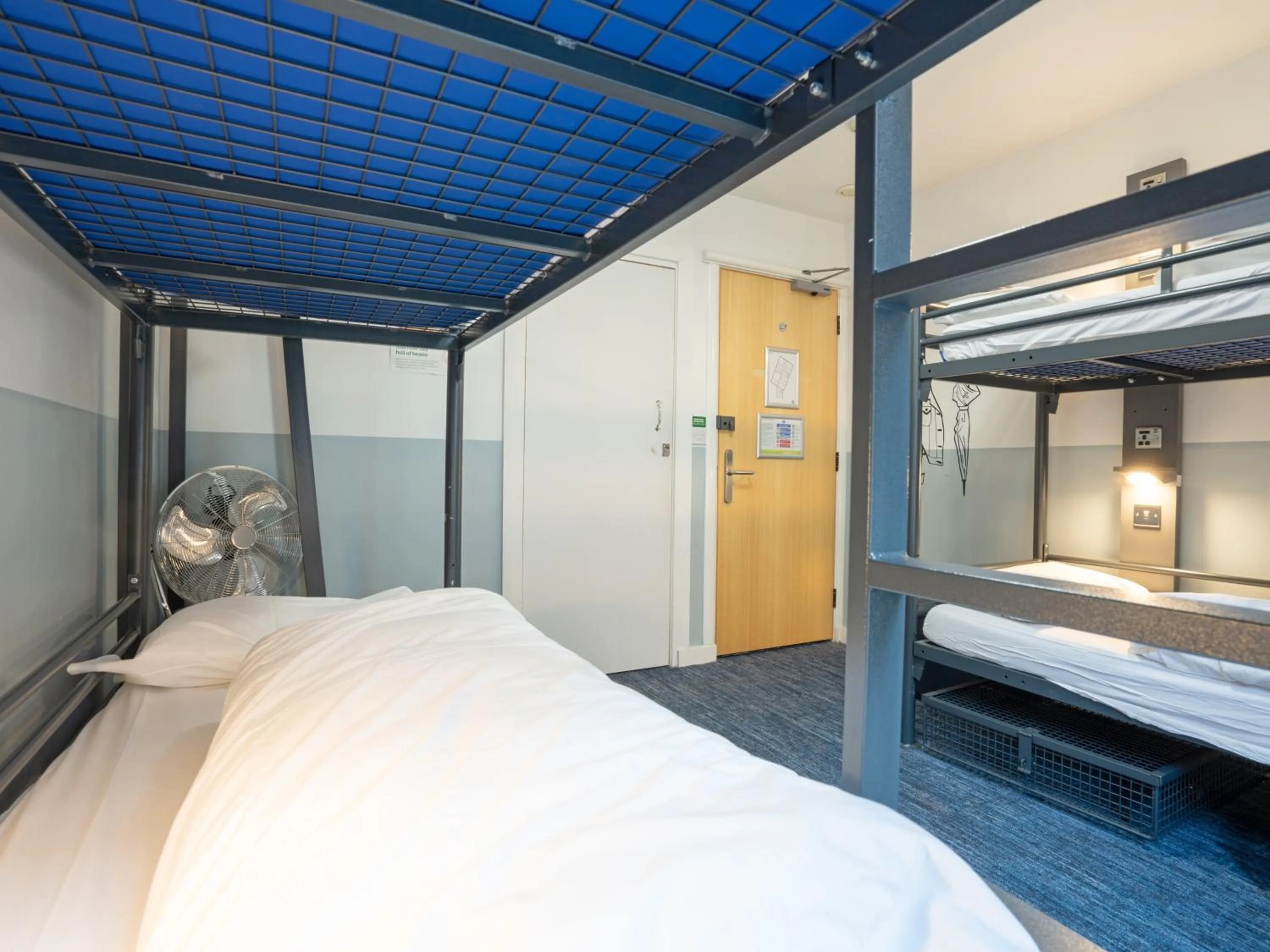 Bedroom, Bed in YHA Manchester