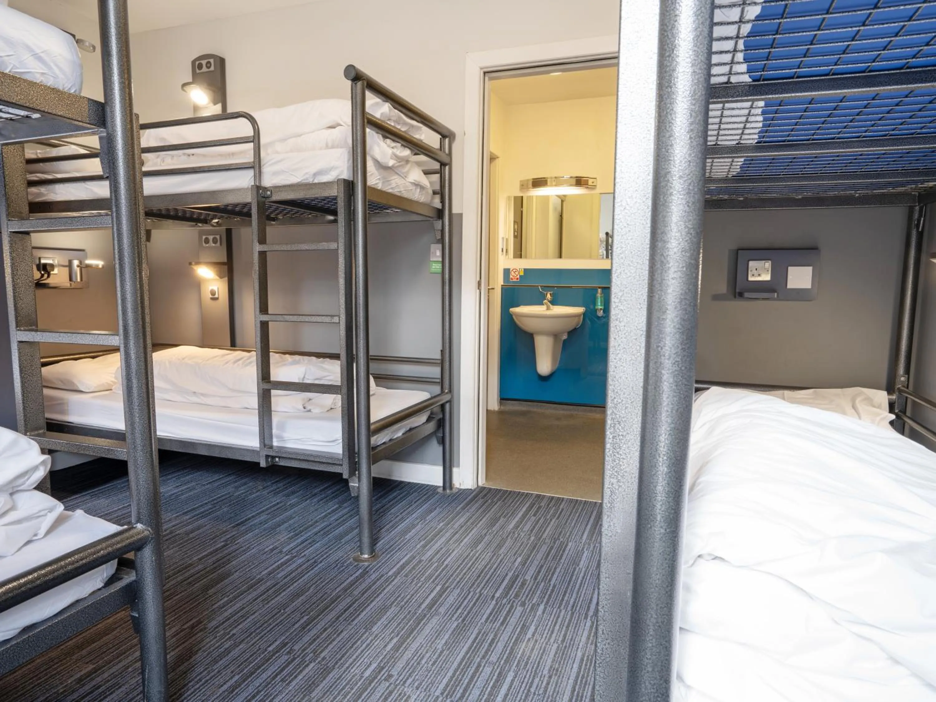 Bedroom, Bed in YHA Manchester