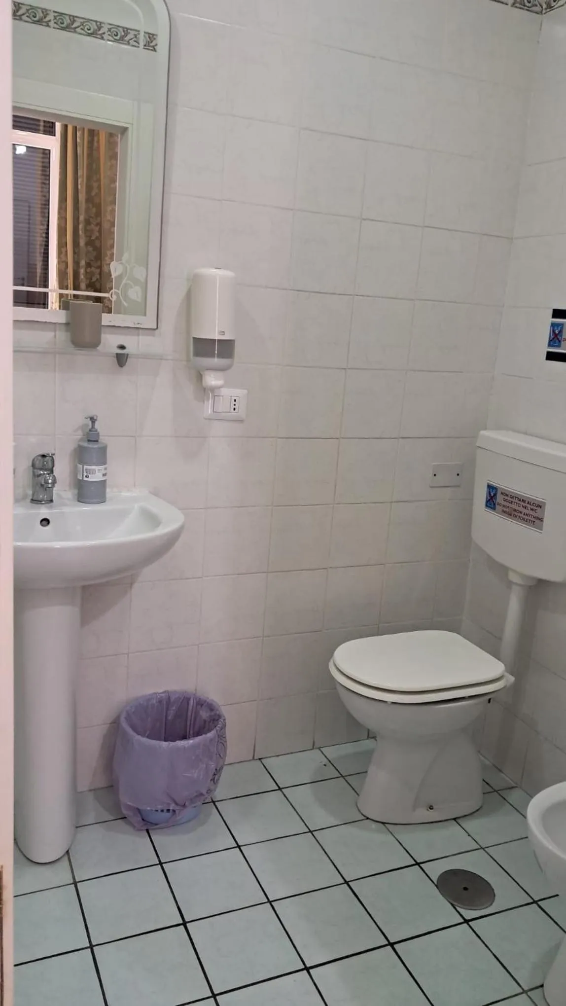 Toilet in Benvenuto a Napoli