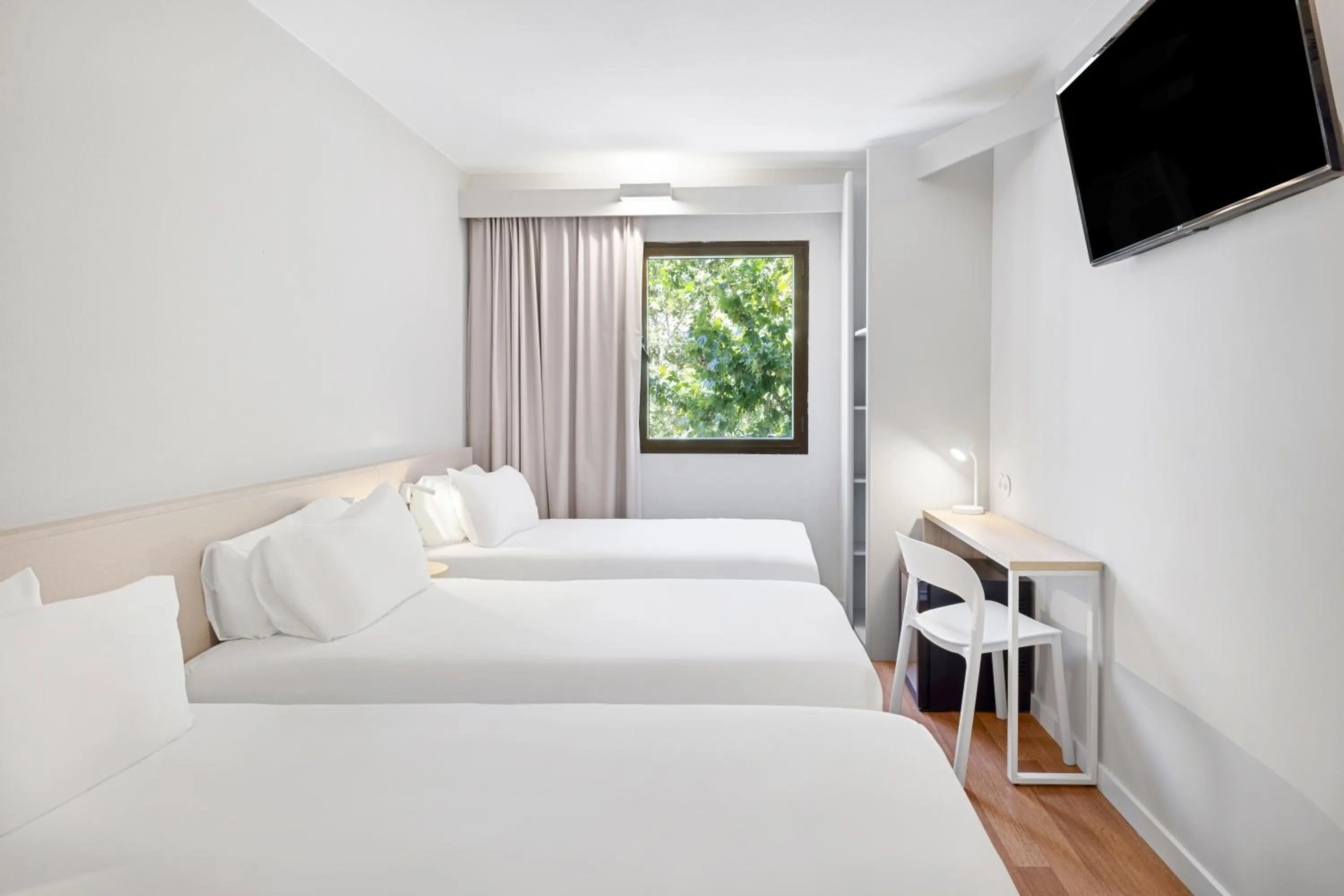 Bed in B&B HOTEL Zaragoza Centro