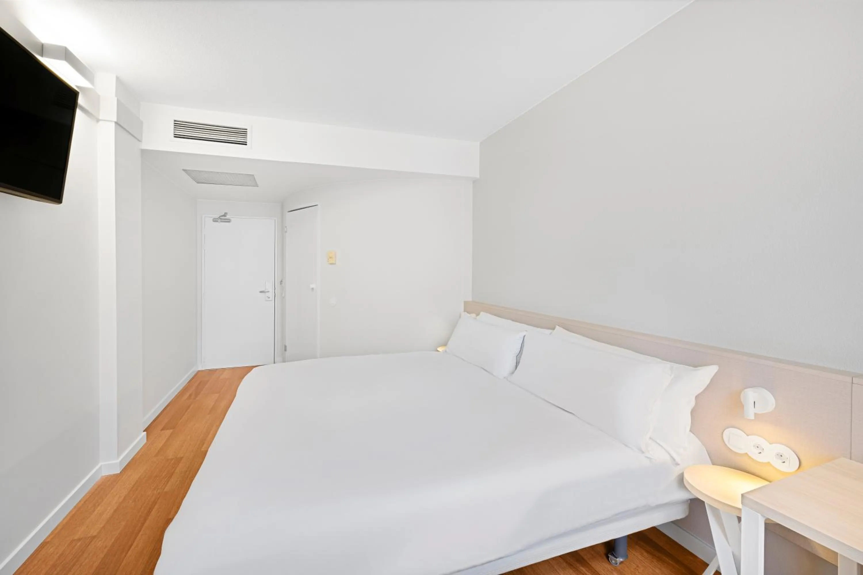 Bed in B&B HOTEL Zaragoza Centro