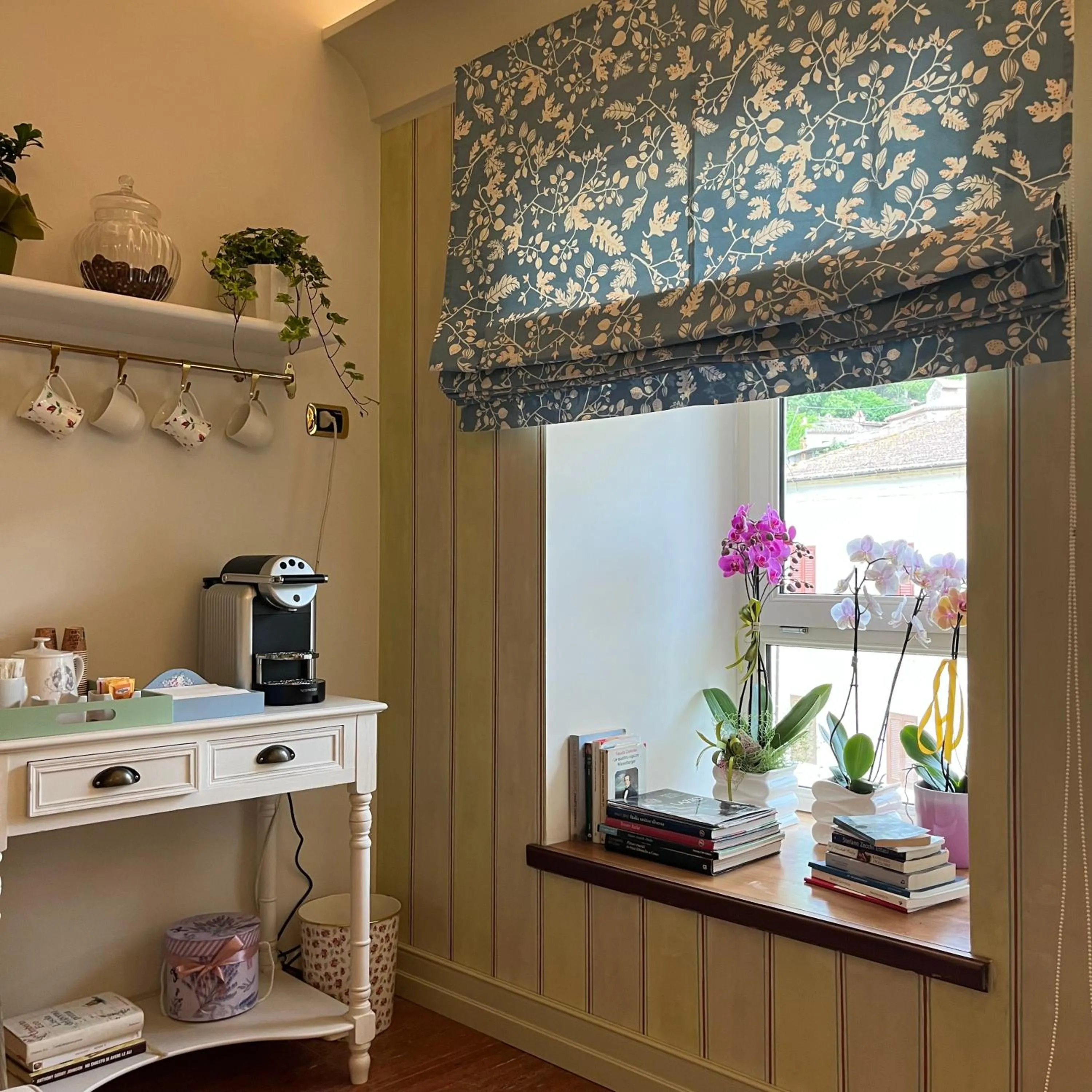 Restaurant/places to eat in Villa Euchelia