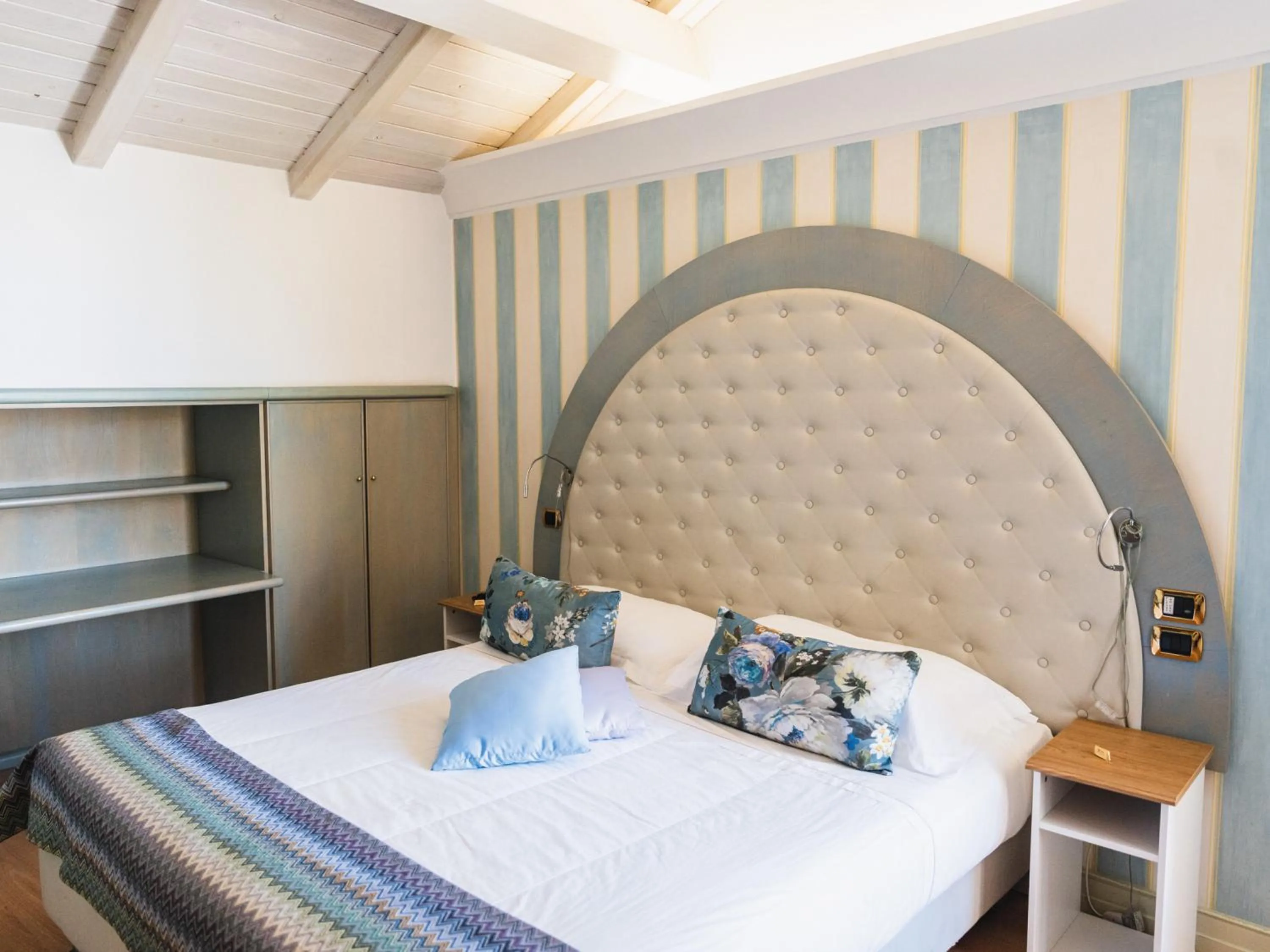 Bed in Villa Euchelia