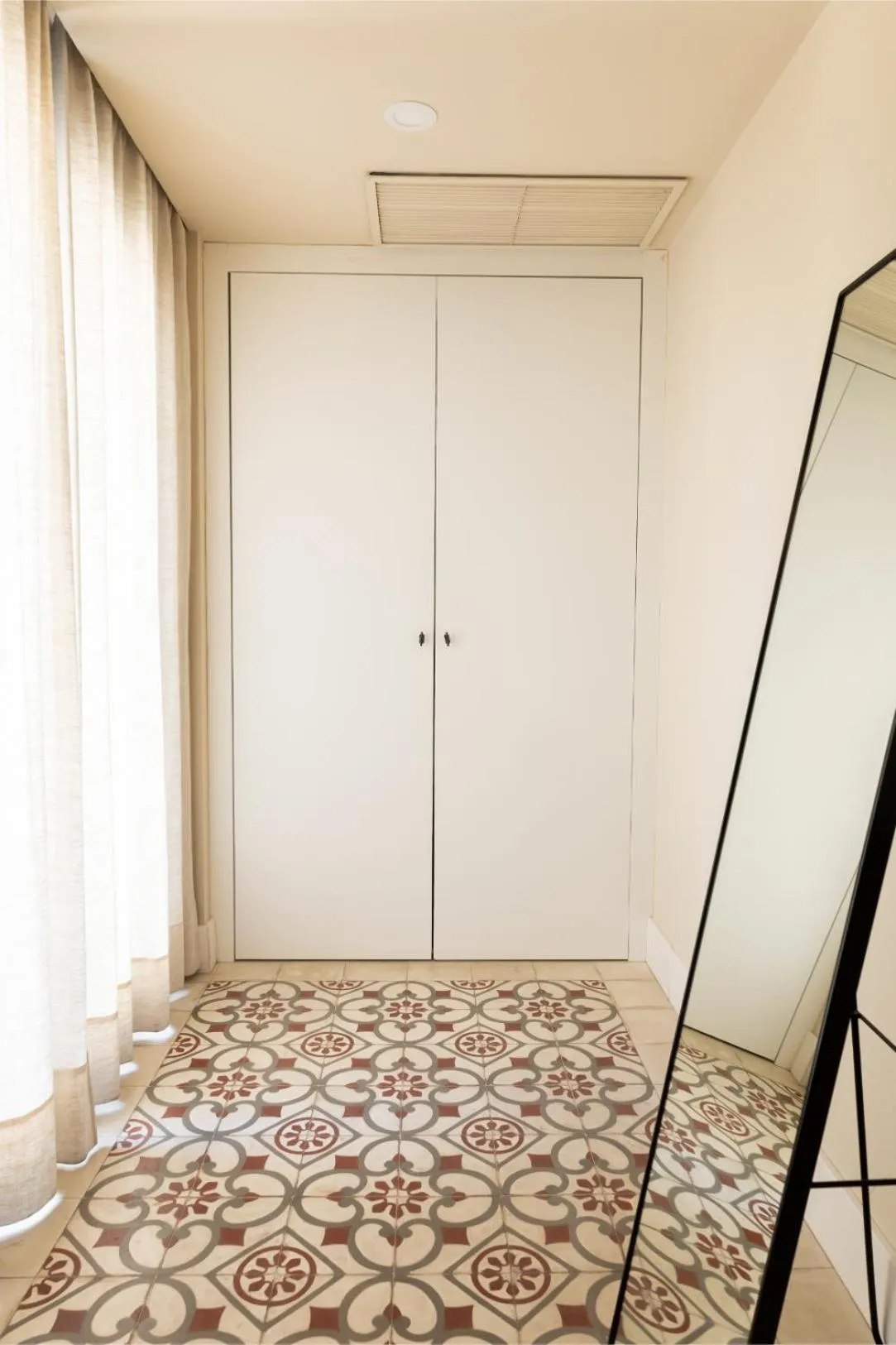 wardrobe in Colectia Hotel Parada del Marqués