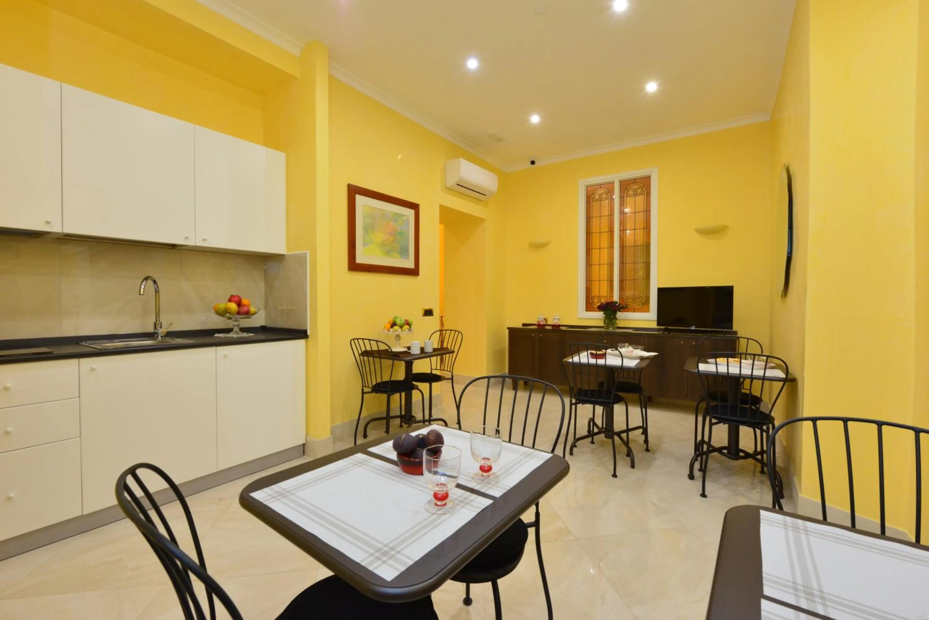 Restaurant/places to eat in Fabio dei Velapazza Guesthouse