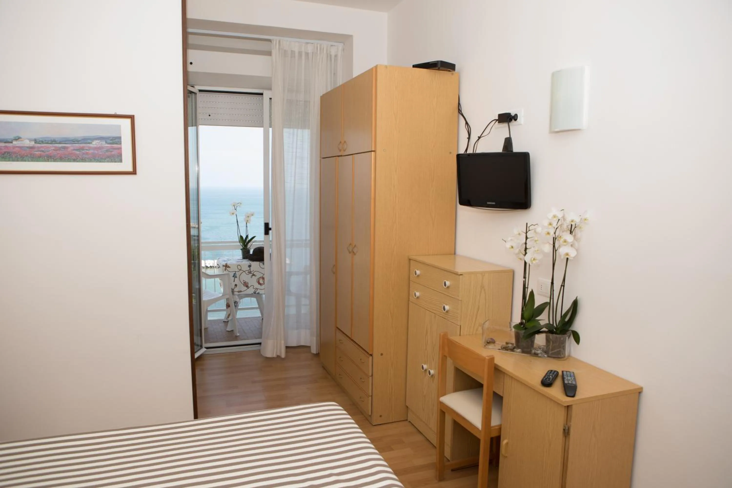 Bedroom, Bed in Hotel Adler