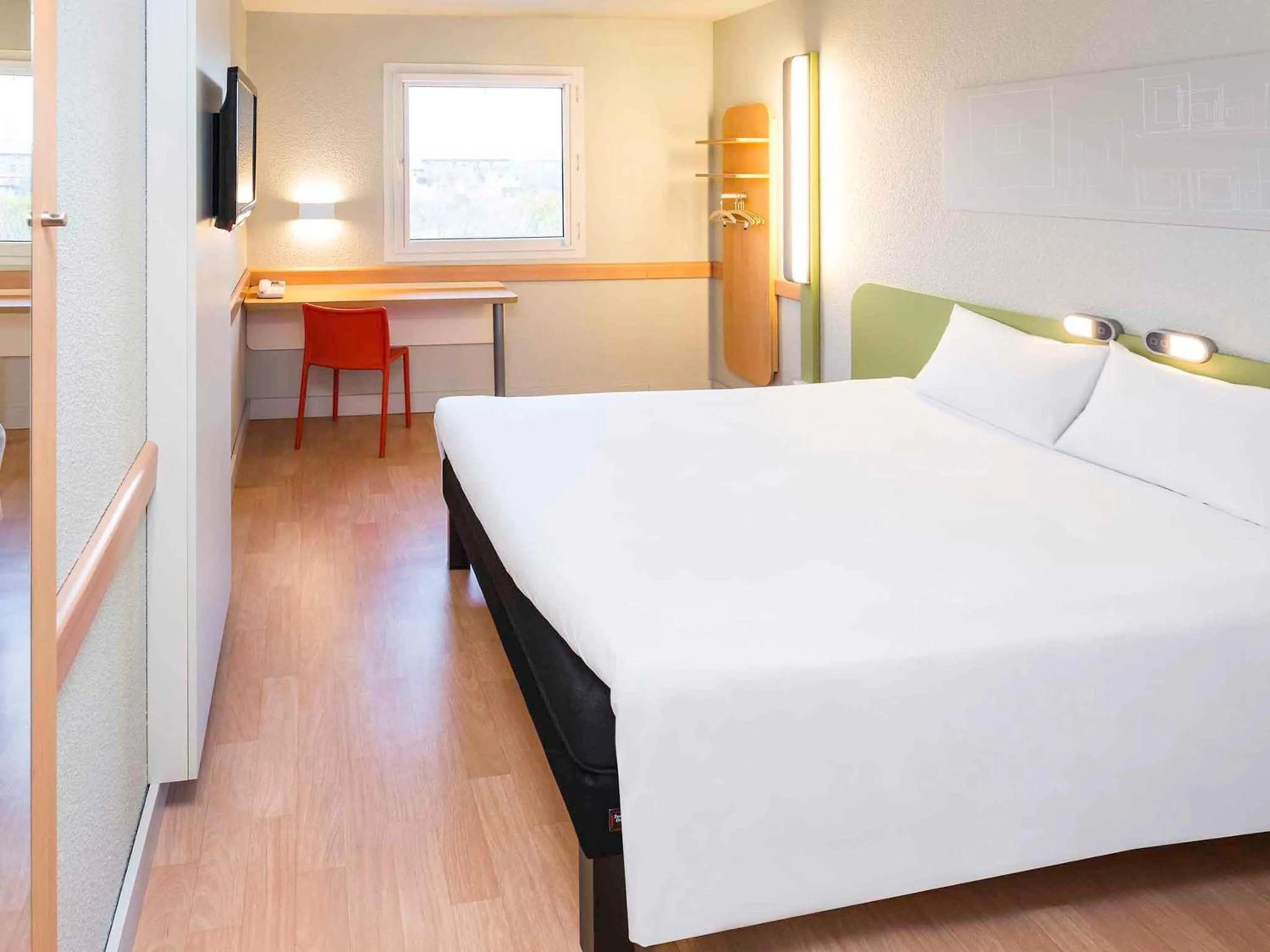 Bedroom, Bed in Ibis Budget Madrid Alcorcón Móstoles